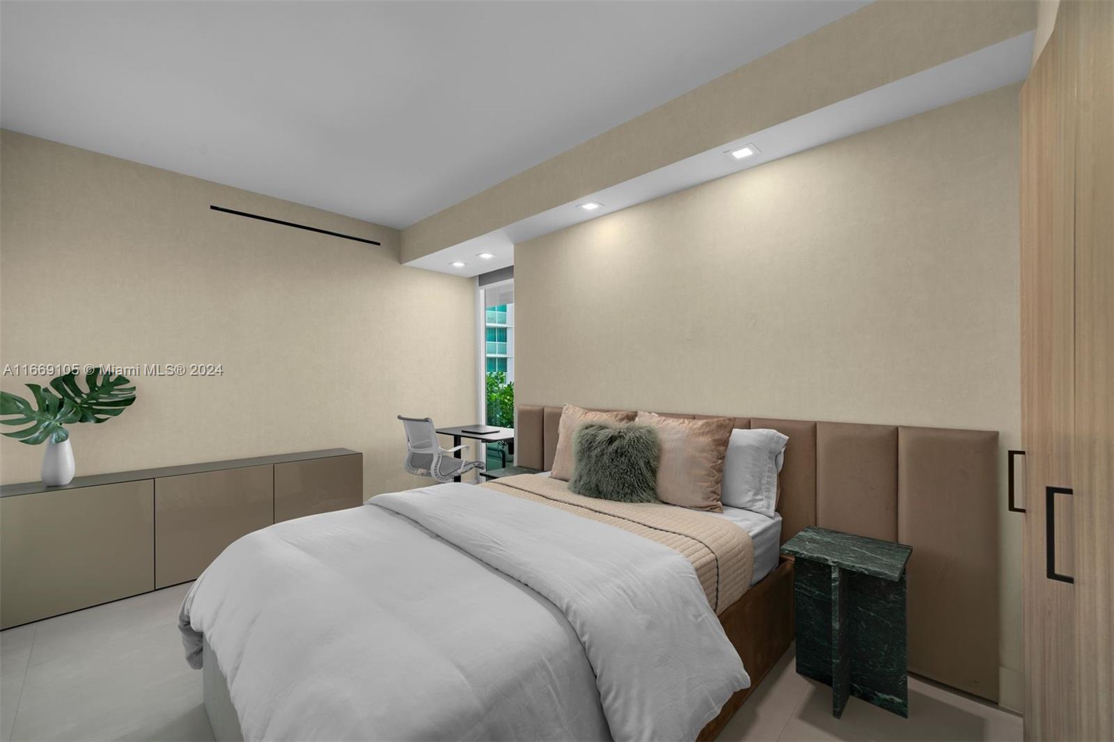 2127 Brickell Ave # 904