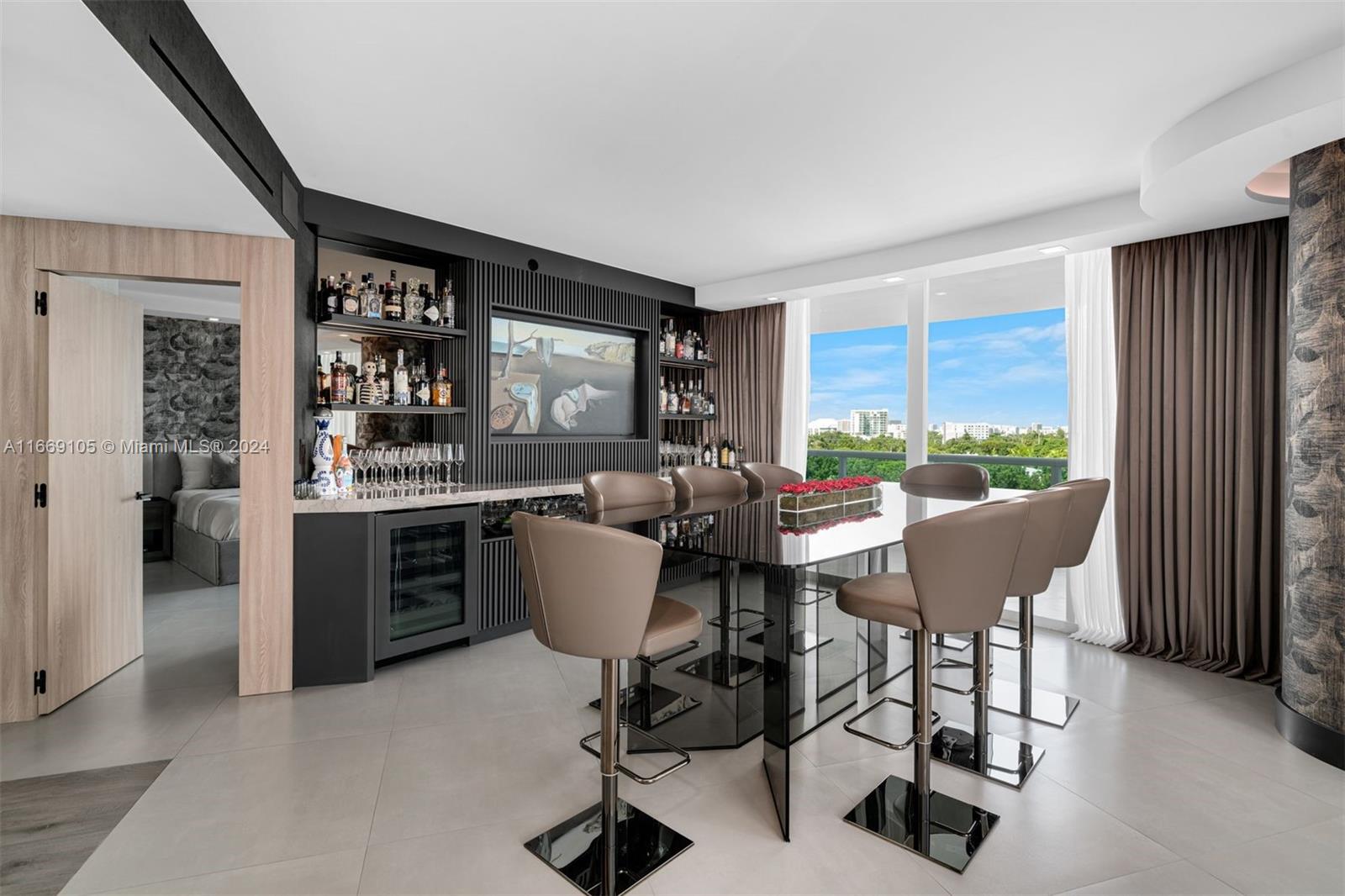 2127 Brickell Ave # 904