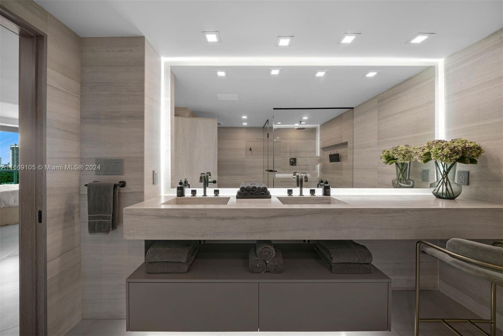 2127 Brickell Ave # 904