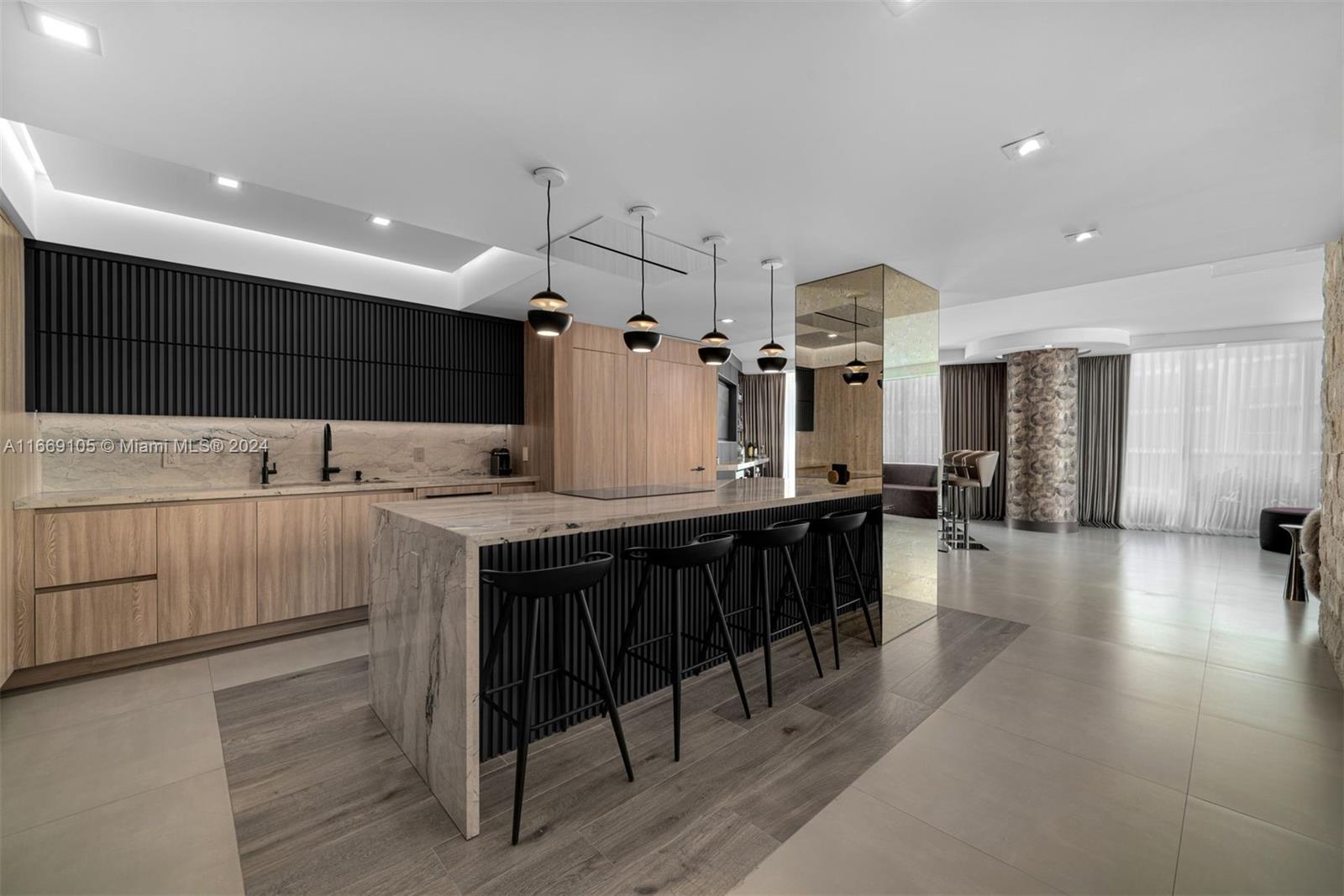 2127 Brickell Ave # 904