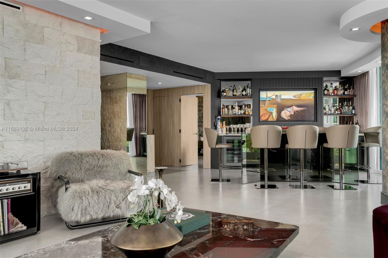 2127 Brickell Ave # 904