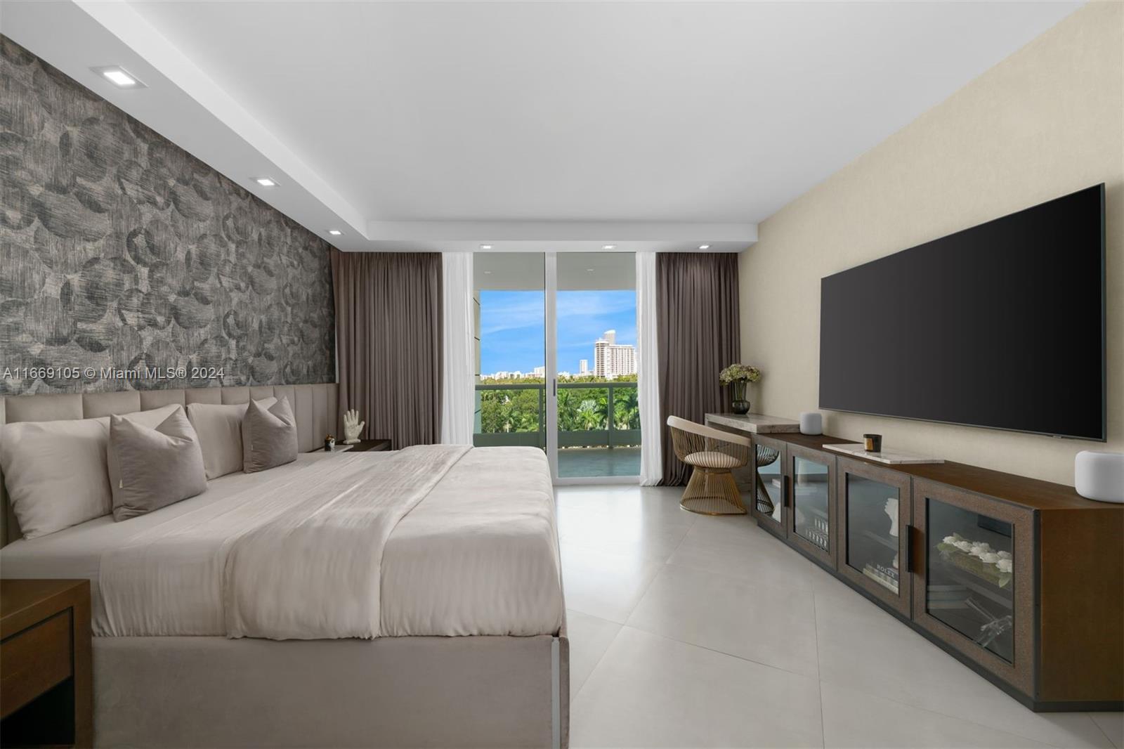 2127 Brickell Ave # 904