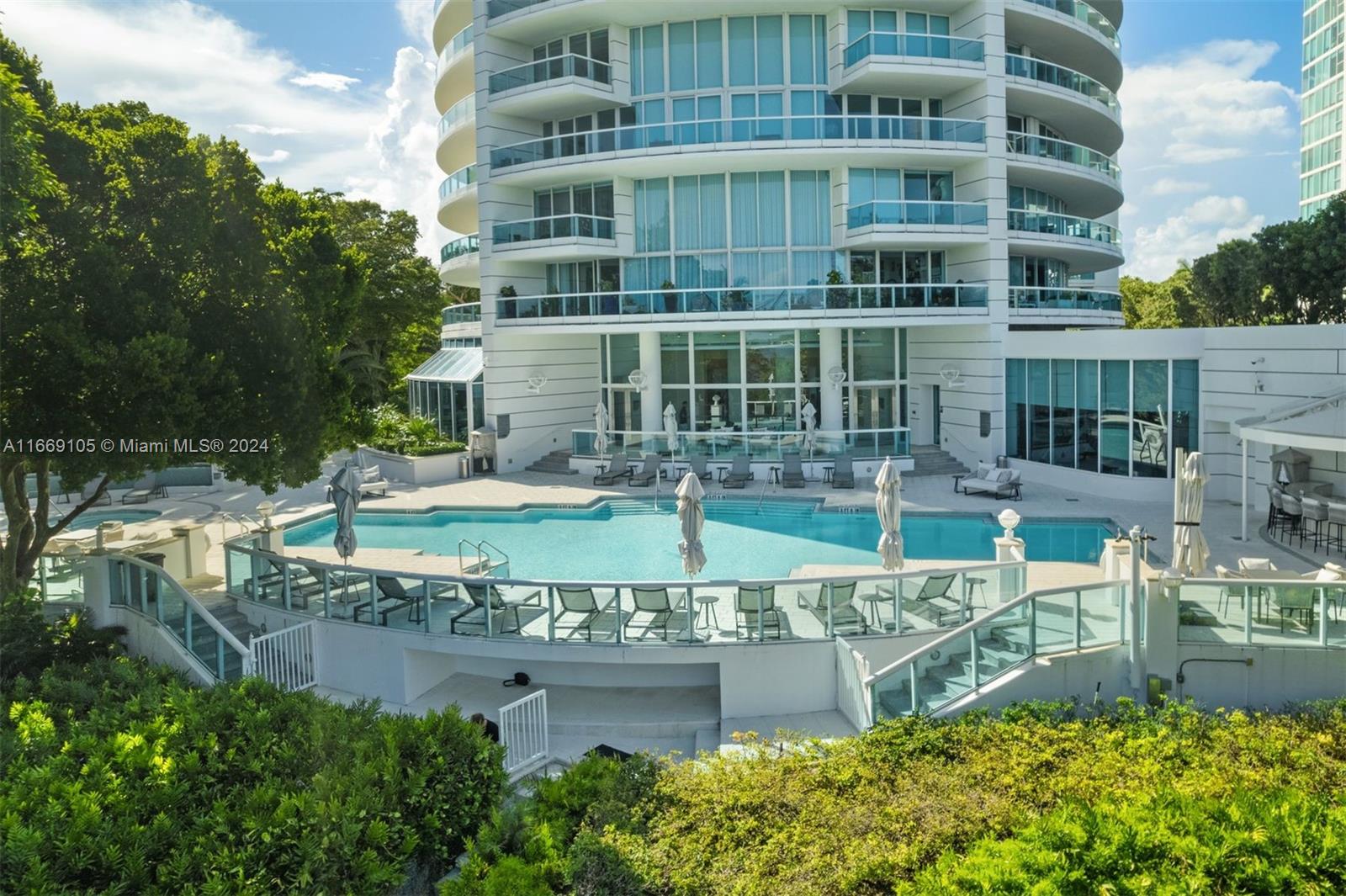 2127 Brickell Ave # 904