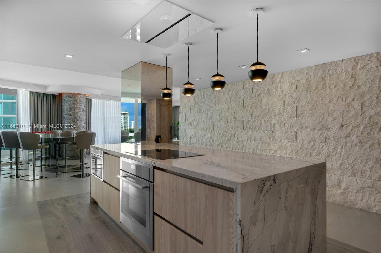 2127 Brickell Ave # 904