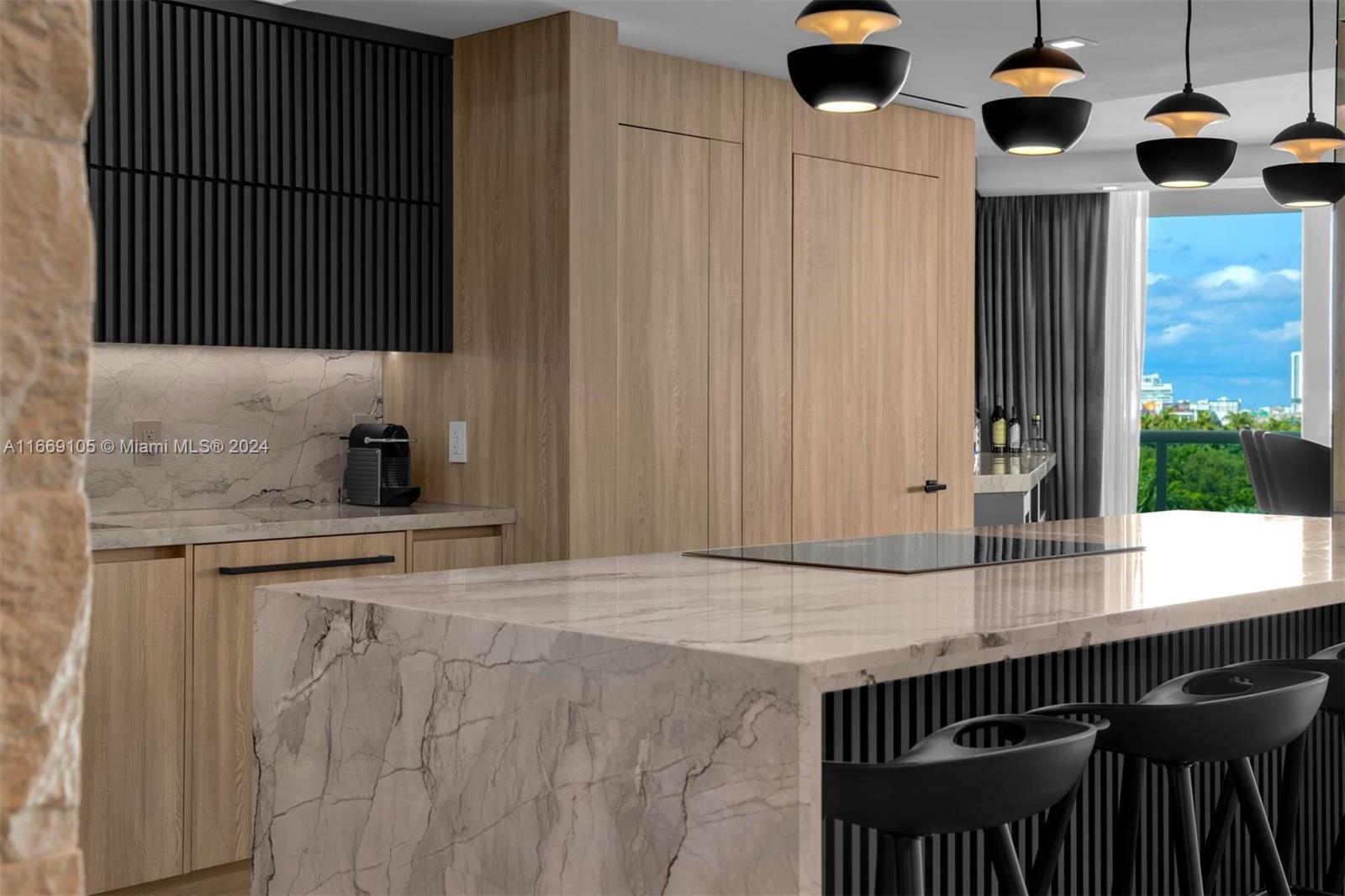 2127 Brickell Ave # 904