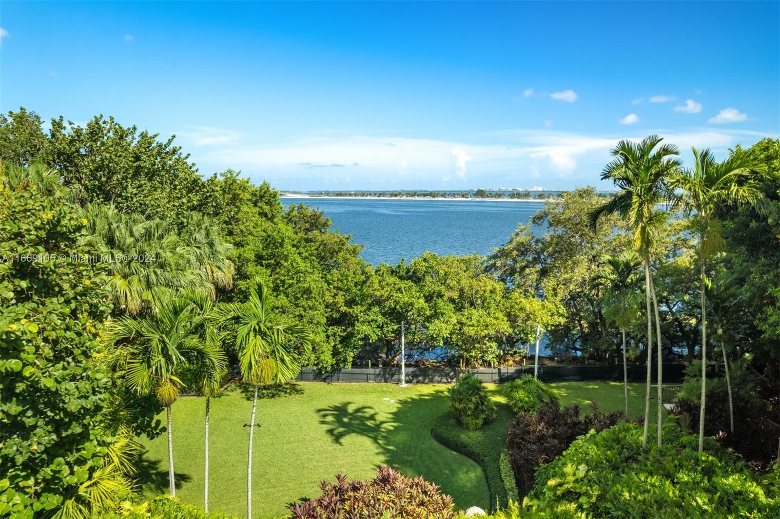 2127 Brickell Ave # 904