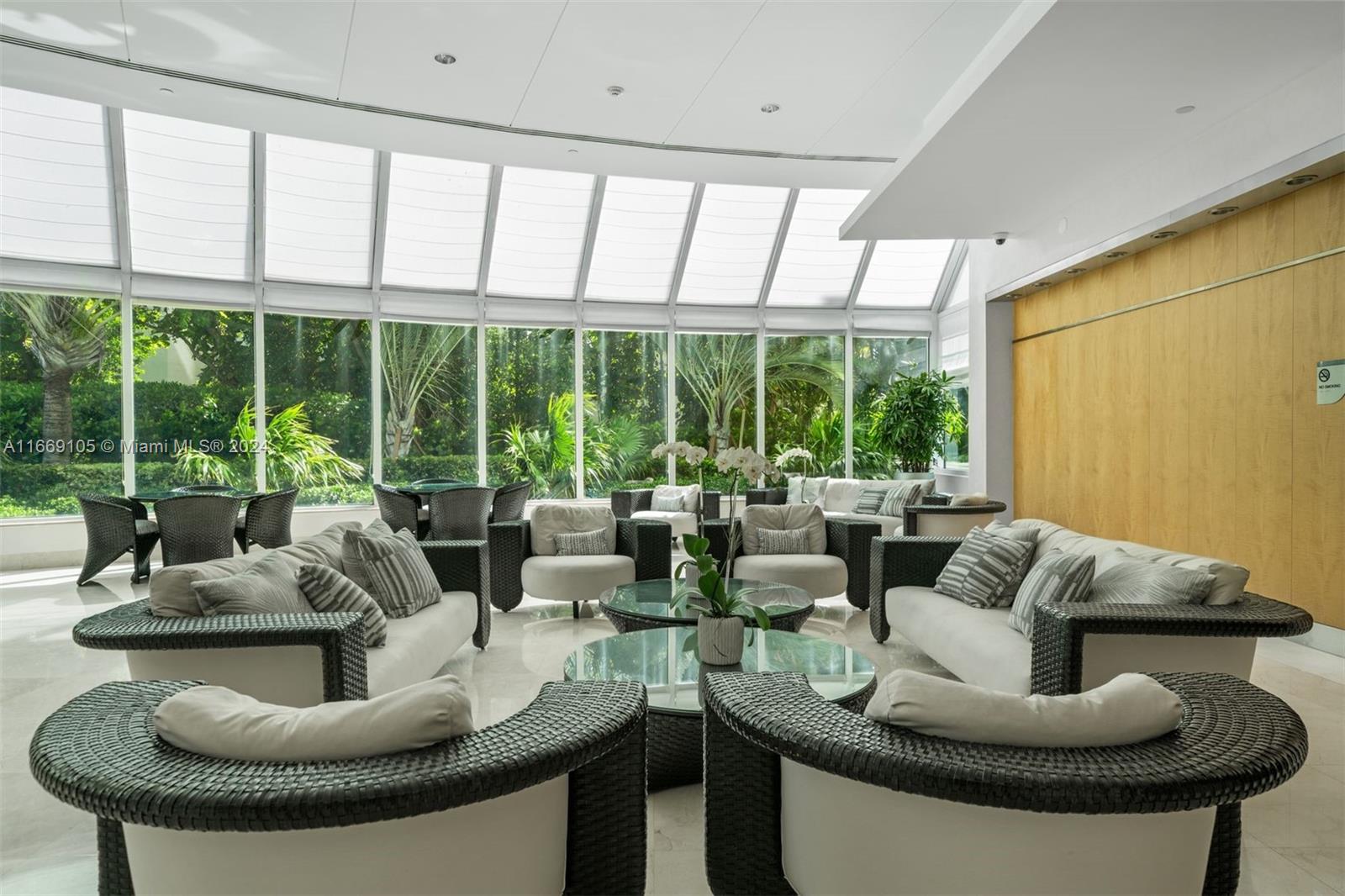 2127 Brickell Ave # 904