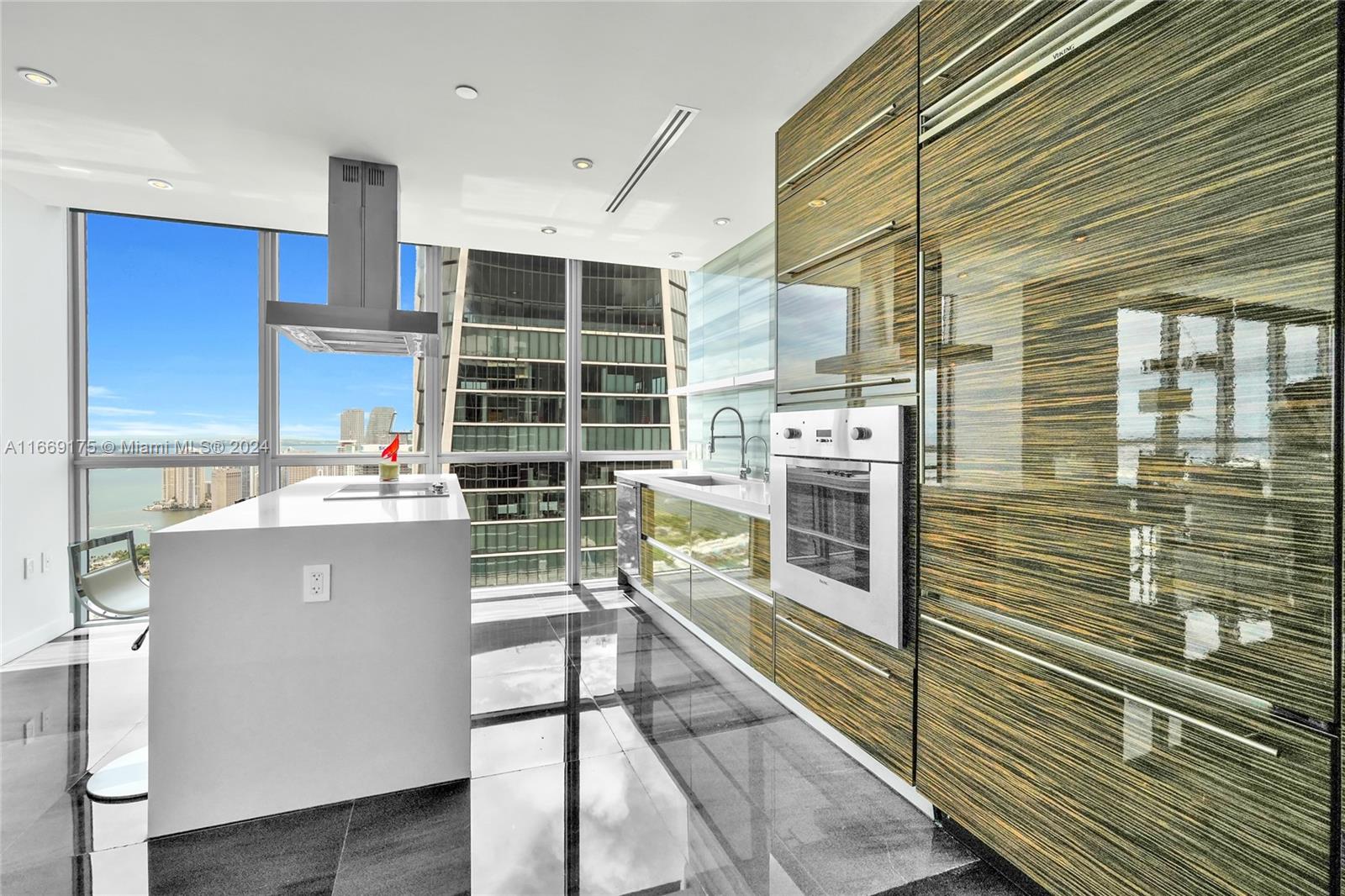 1100 Biscayne Blvd # 6001