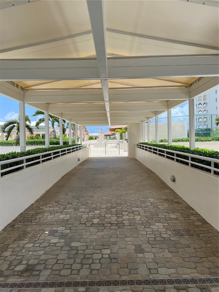 20185 E Country Club Dr # 2105