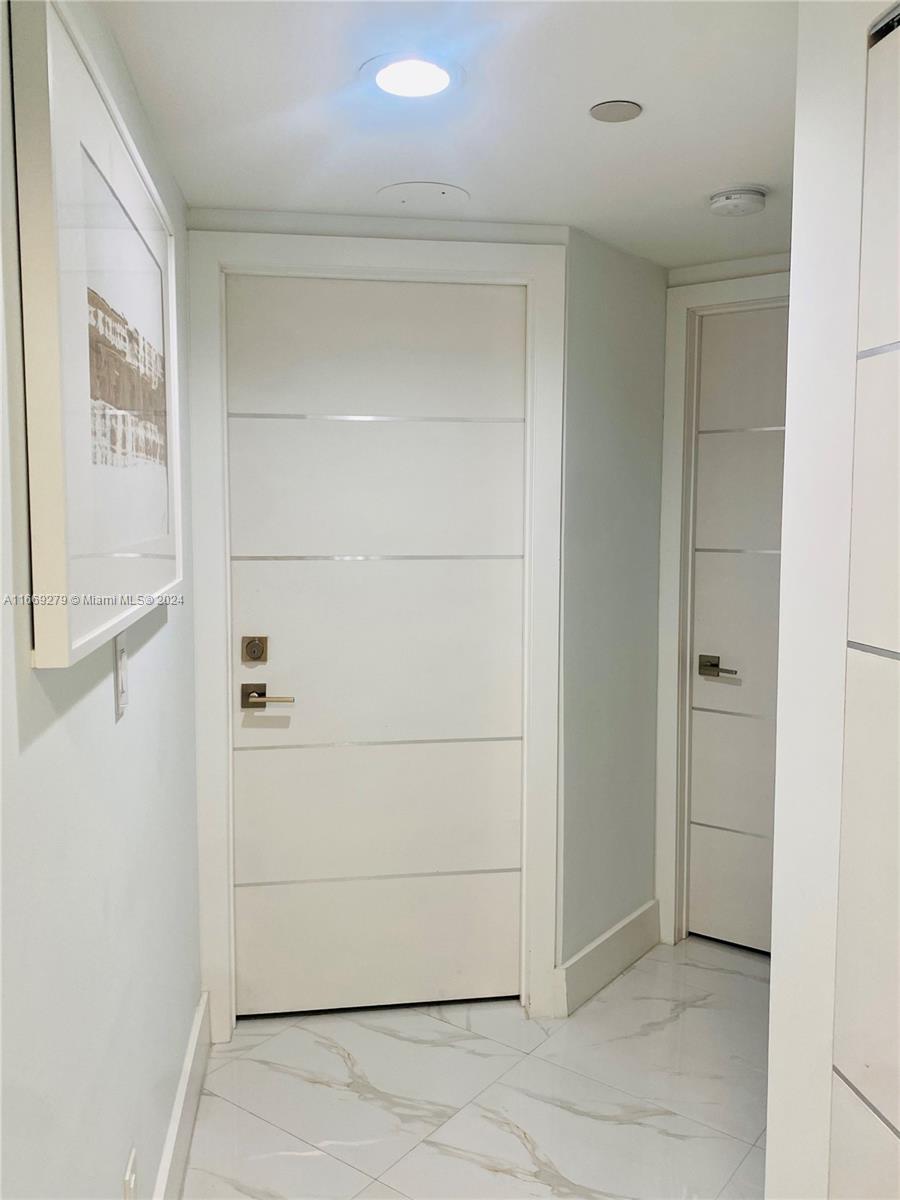 20185 E Country Club Dr # 2105