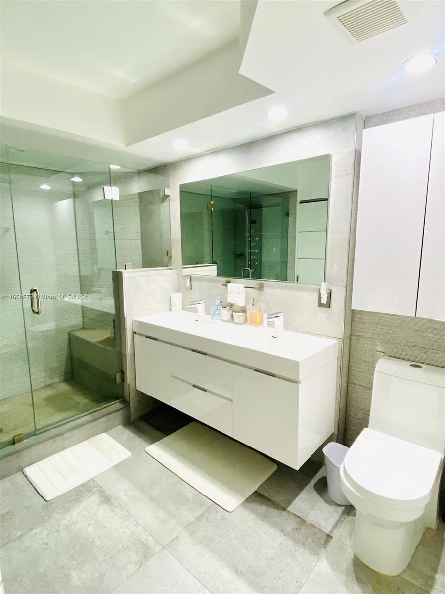 20185 E Country Club Dr # 2105