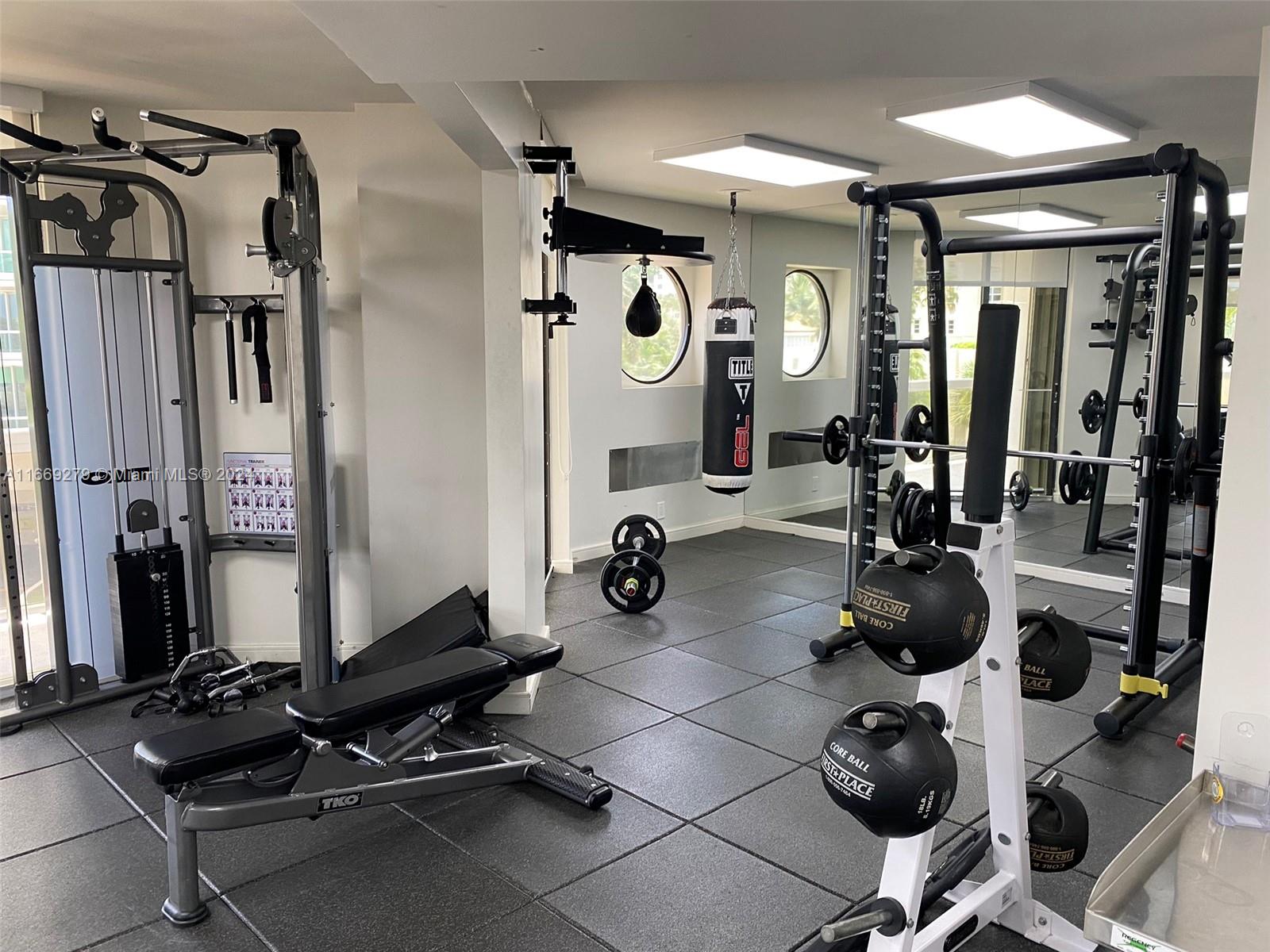 20185 E Country Club Dr # 2105