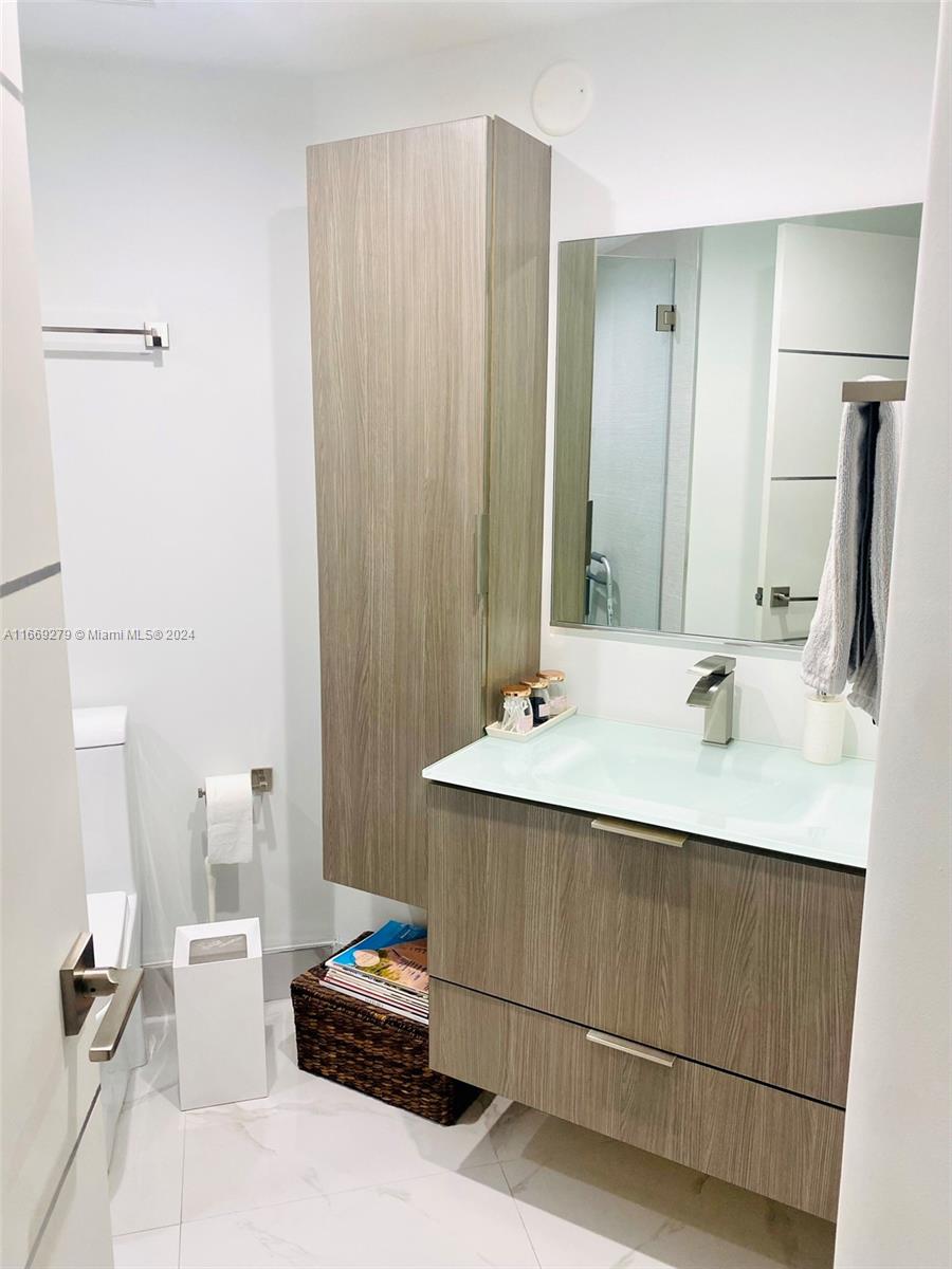 20185 E Country Club Dr # 2105