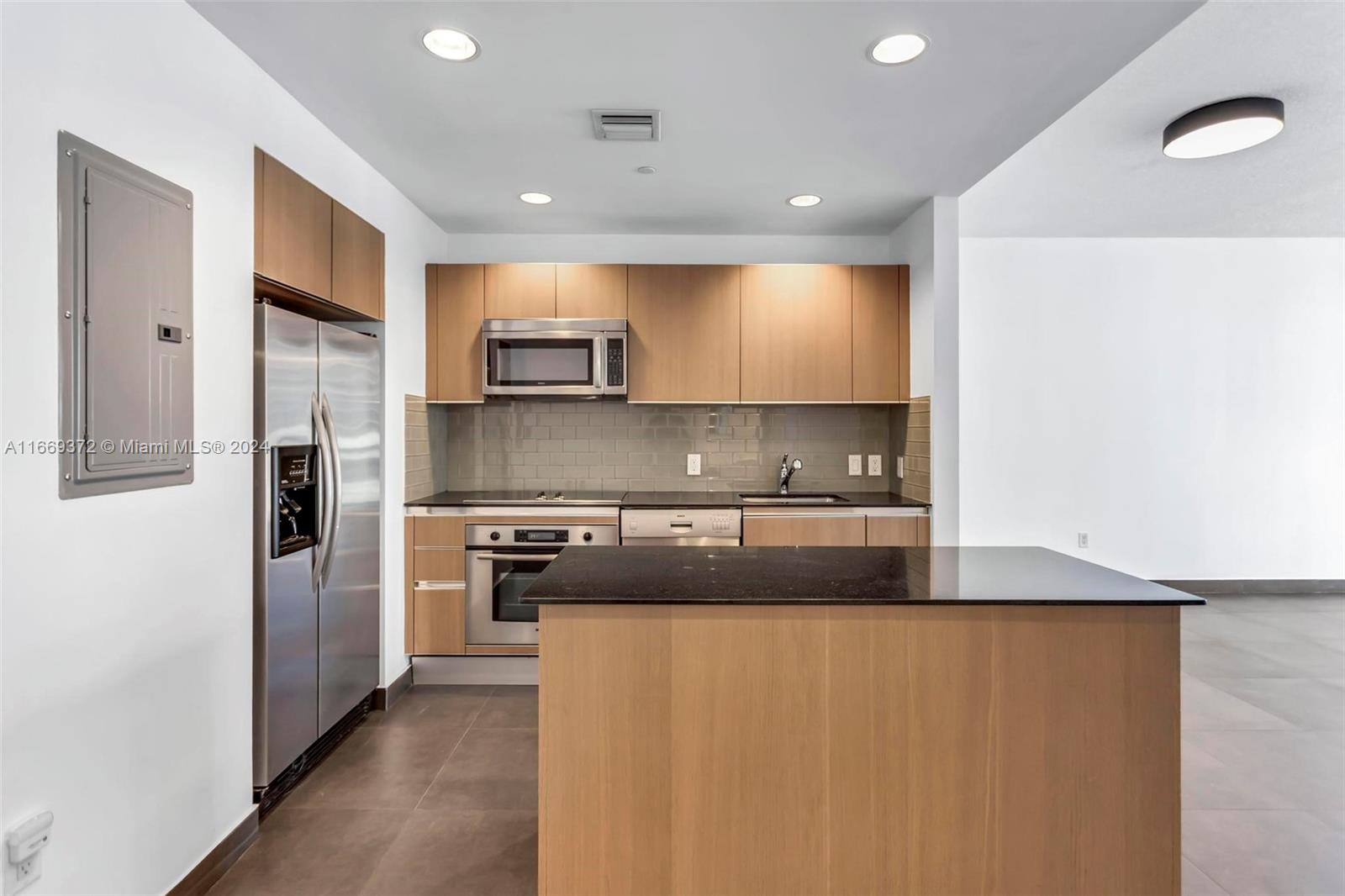 1050 Brickell Ave # 1808