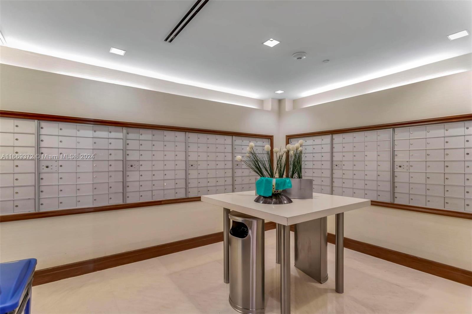 1050 Brickell Ave # 1808