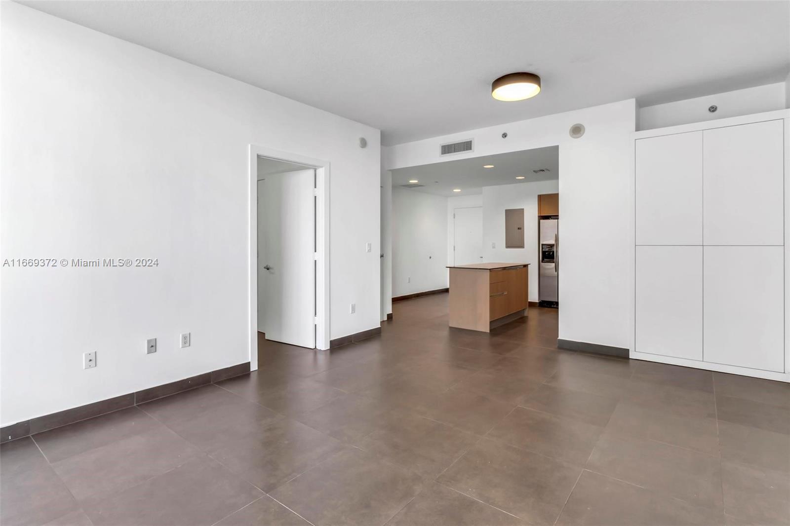 1050 Brickell Ave # 1808