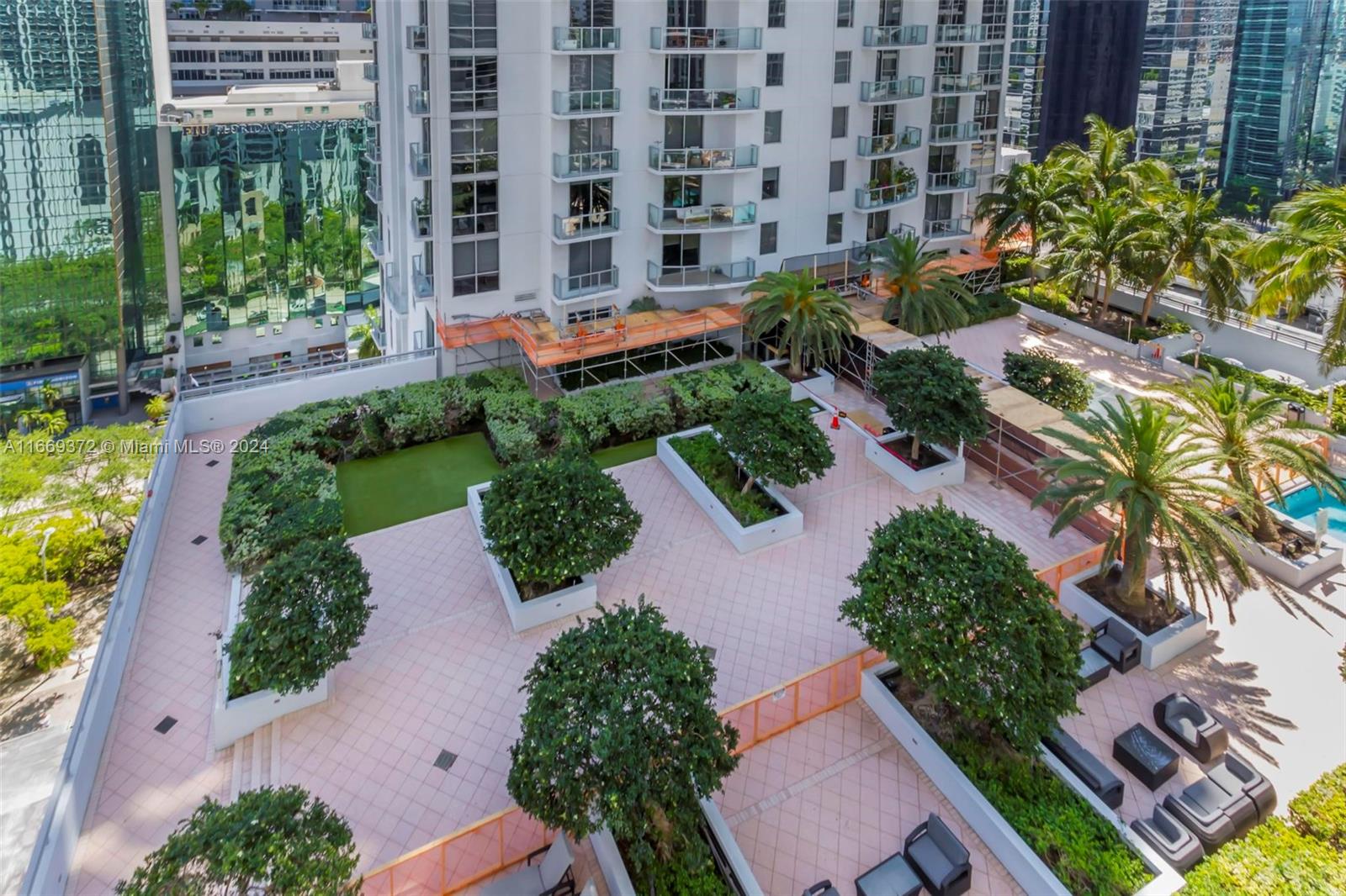 1050 Brickell Ave # 1808