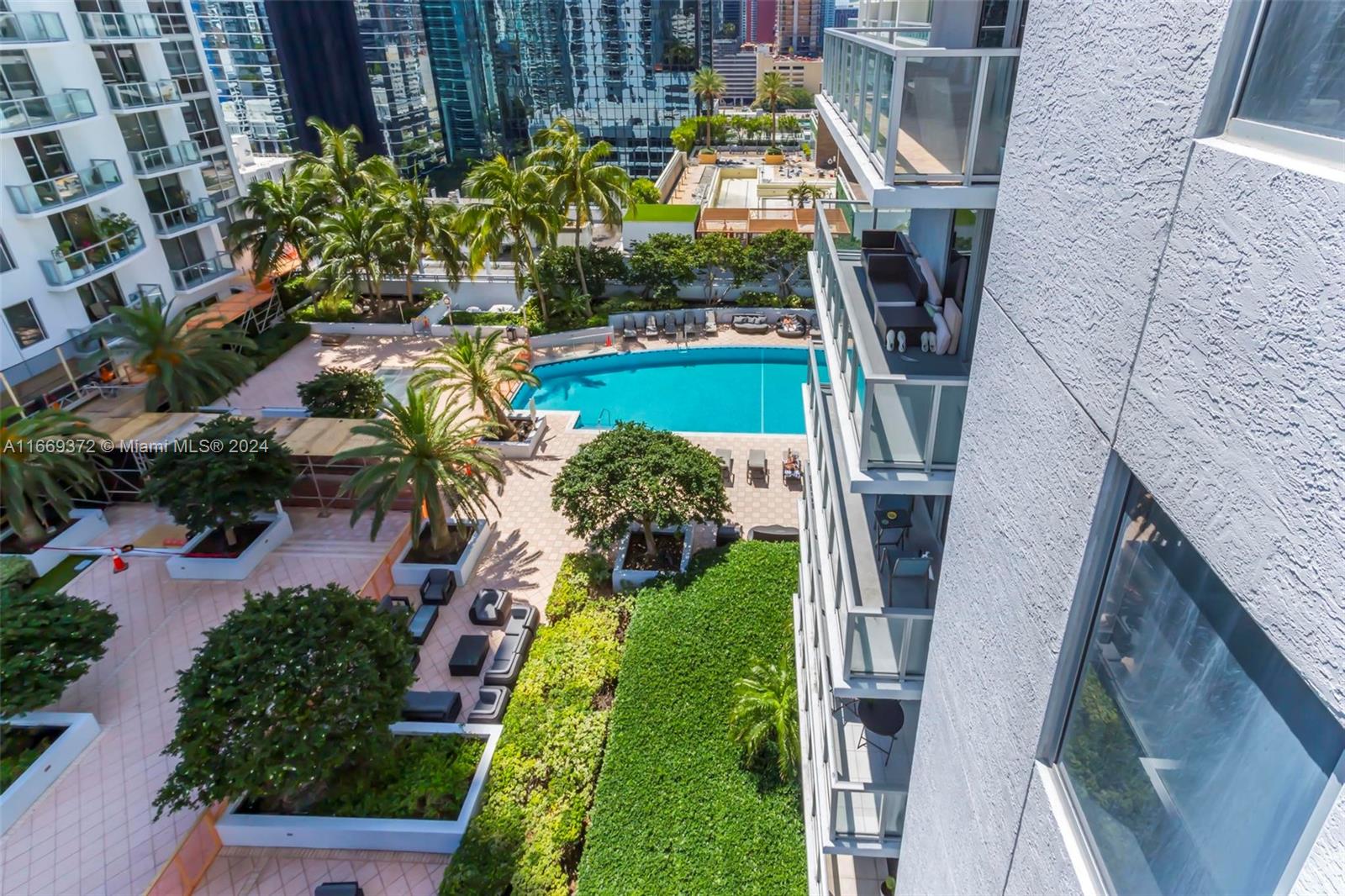 1050 Brickell Ave # 1808