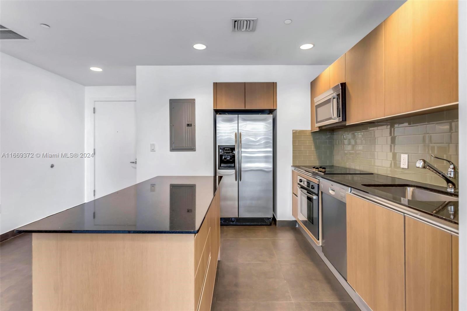 1050 Brickell Ave # 1808