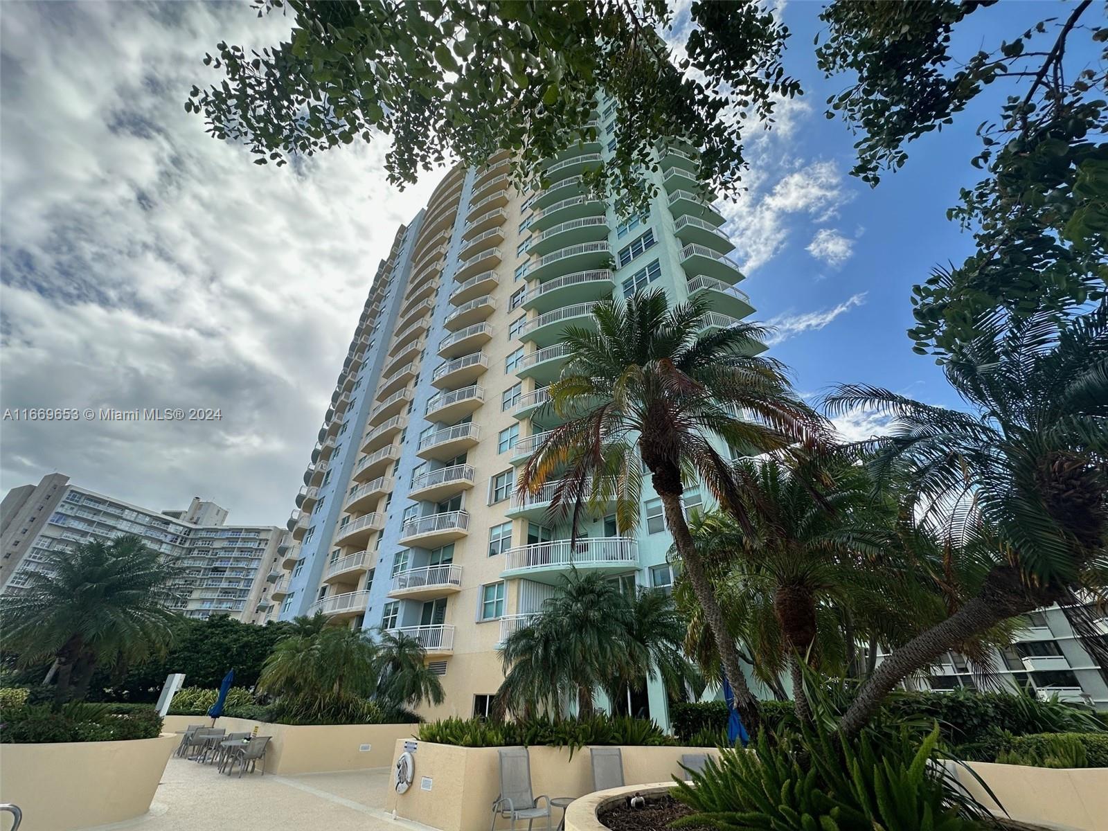 2475 Brickell Ave # 1905