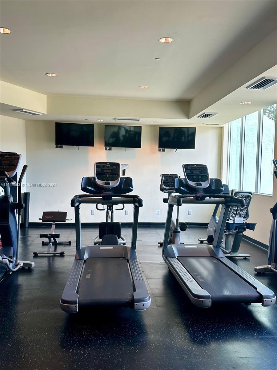 2475 Brickell Ave # 1905