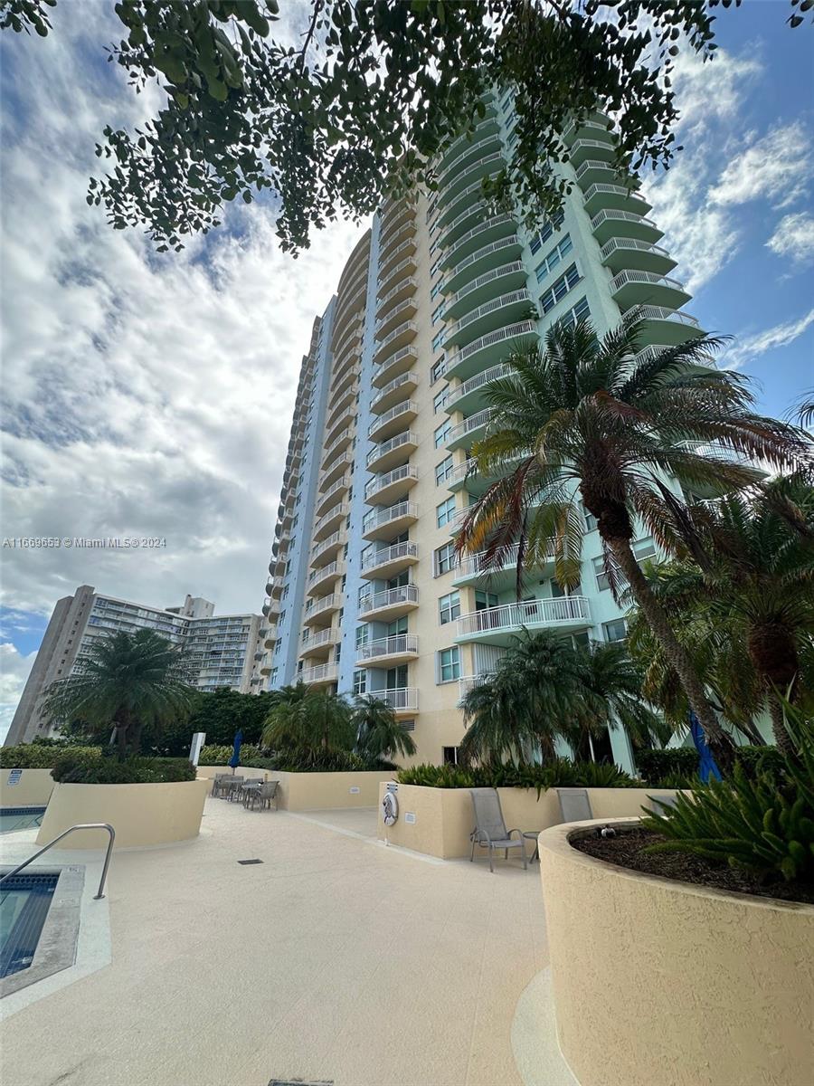 2475 Brickell Ave # 1905