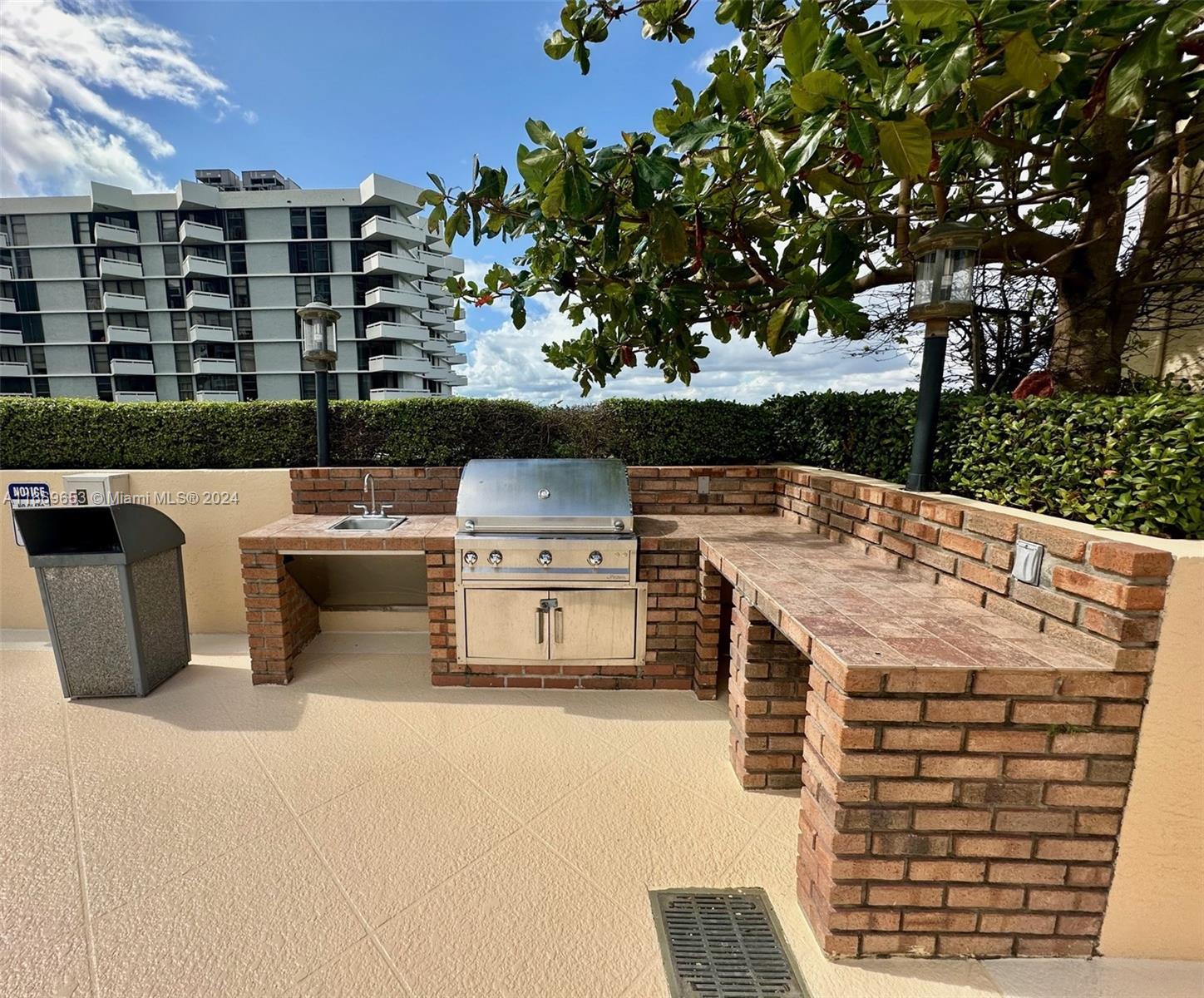 2475 Brickell Ave # 1905