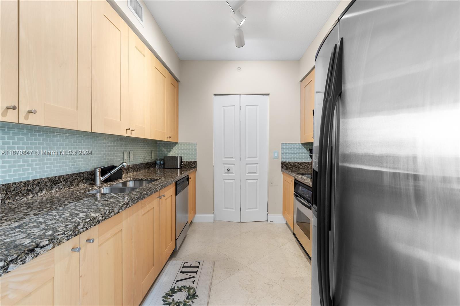 350 SE 2nd St # 2820