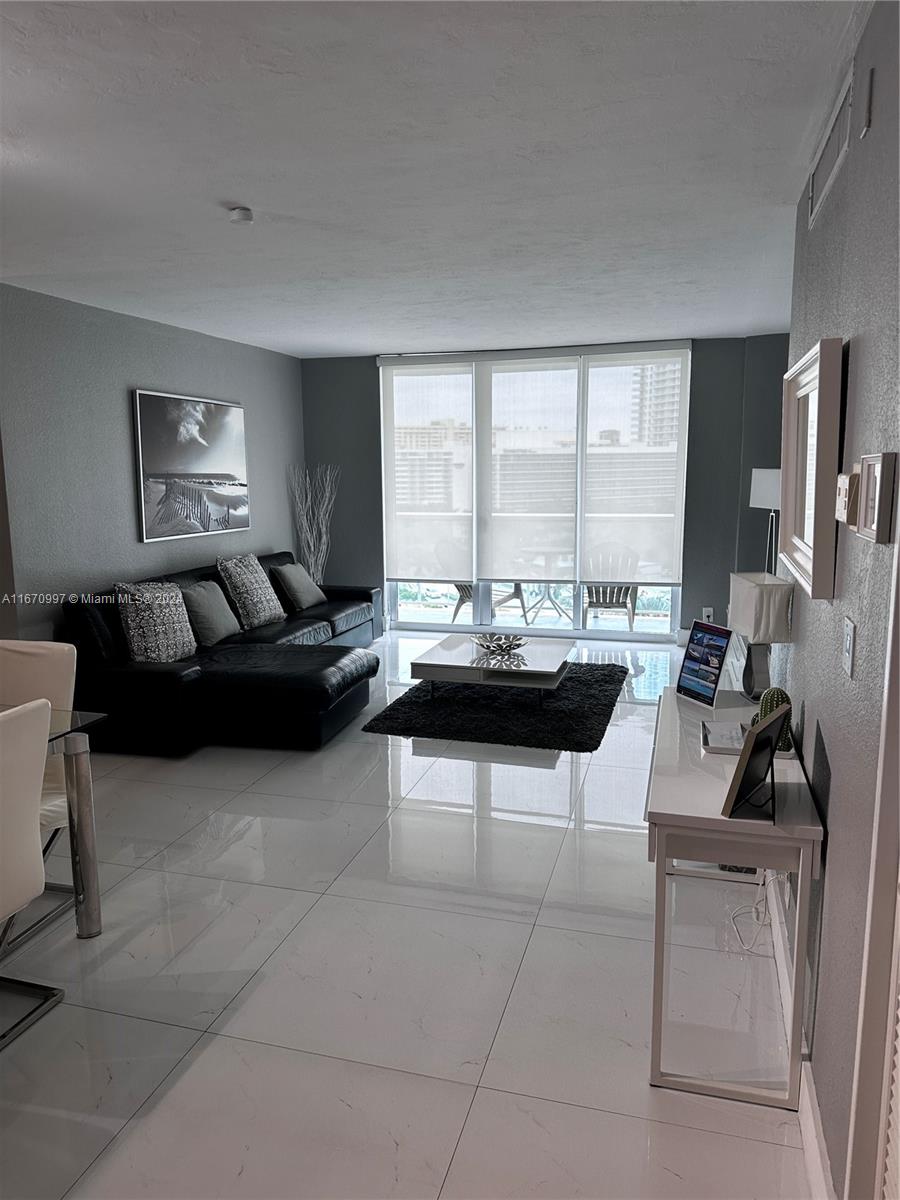 3801 S Ocean Dr # 9V