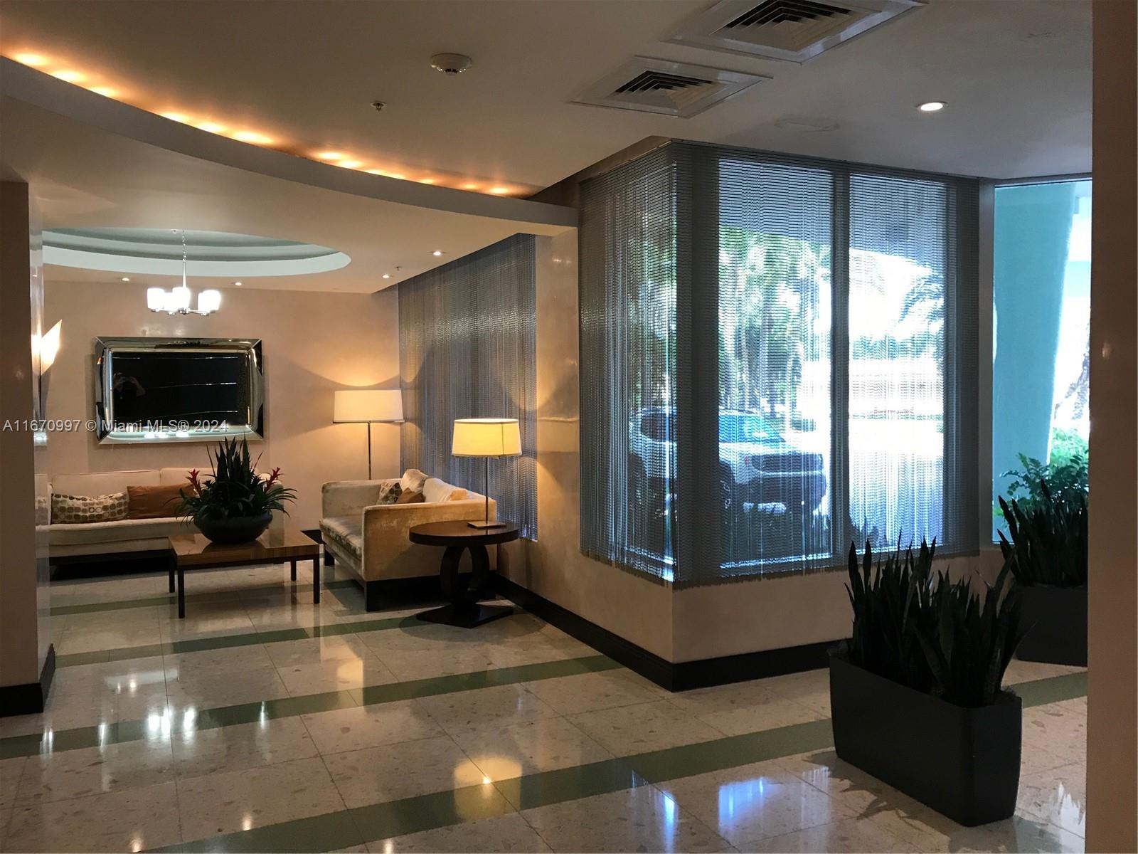 3801 S Ocean Dr # 9V
