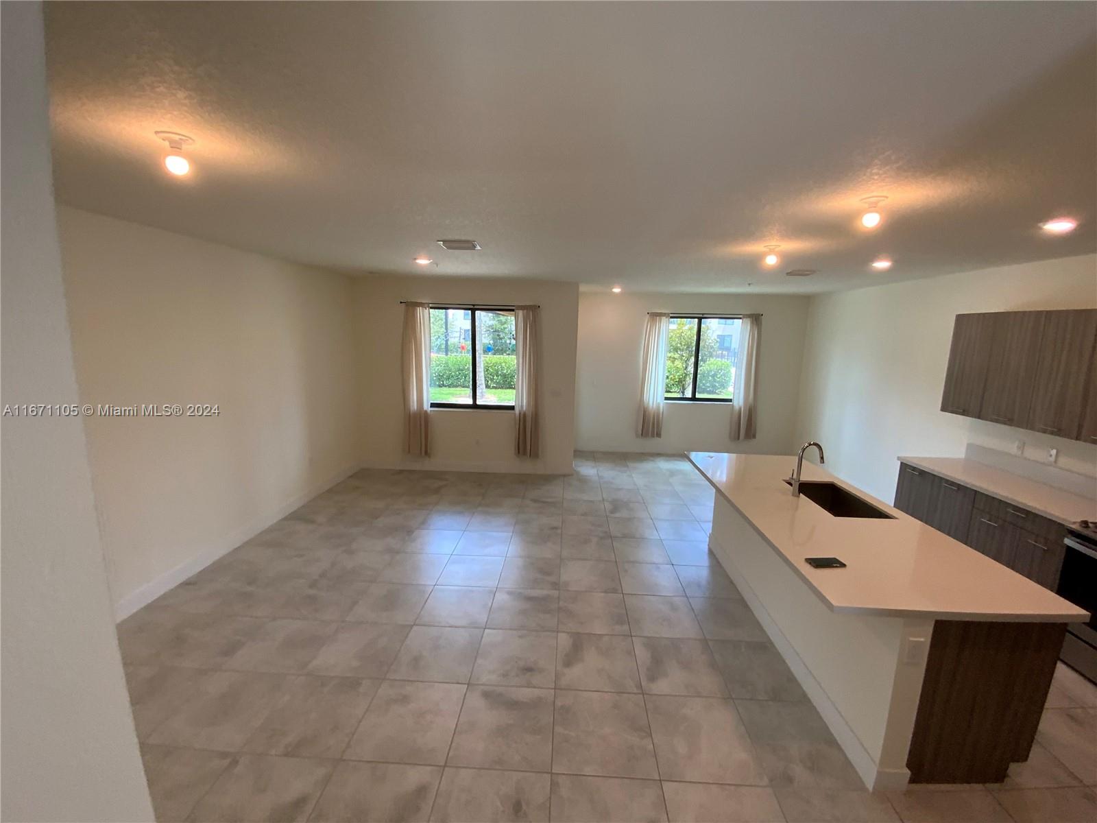 4640 NW 84 Avenue # 18