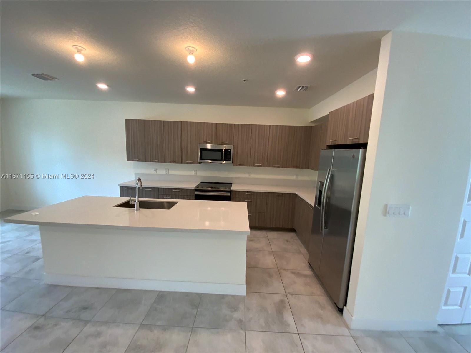 4640 NW 84 Avenue # 18