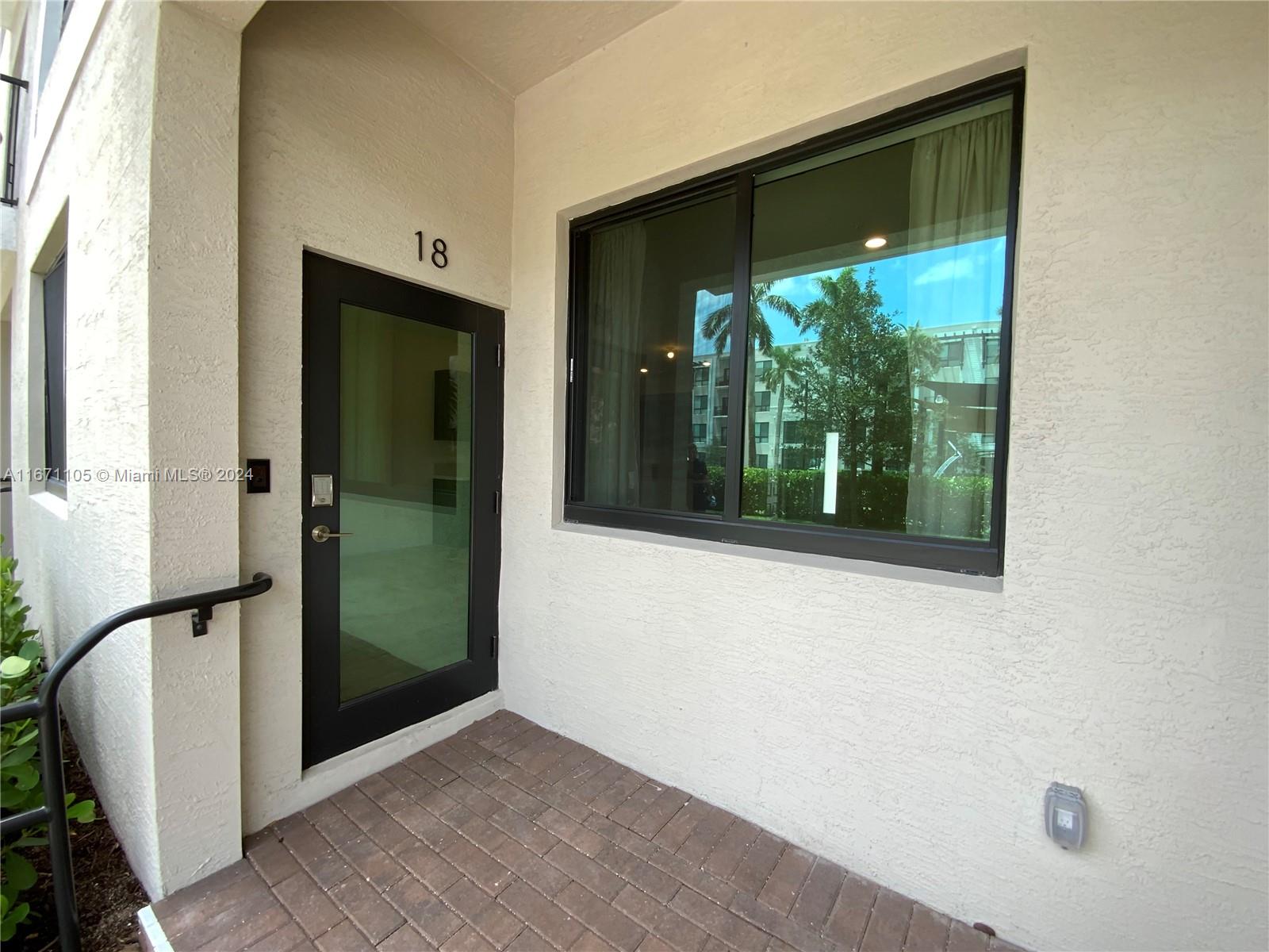 4640 NW 84 Avenue # 18