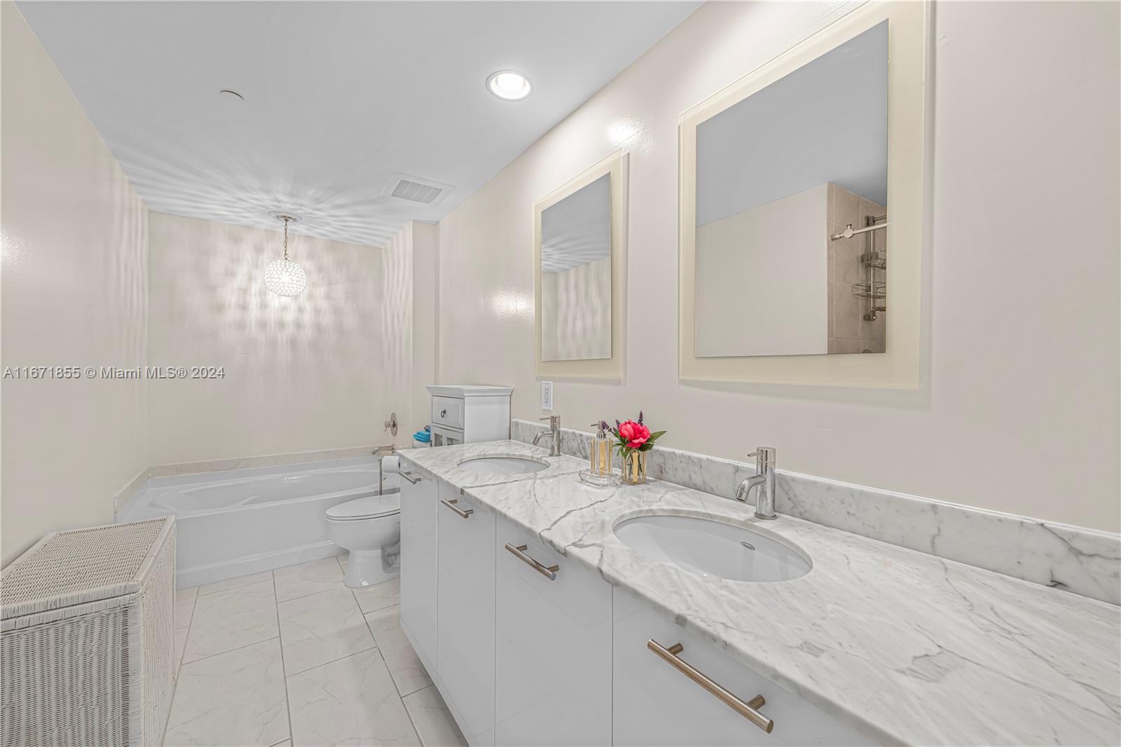 951 Brickell Ave # 2107