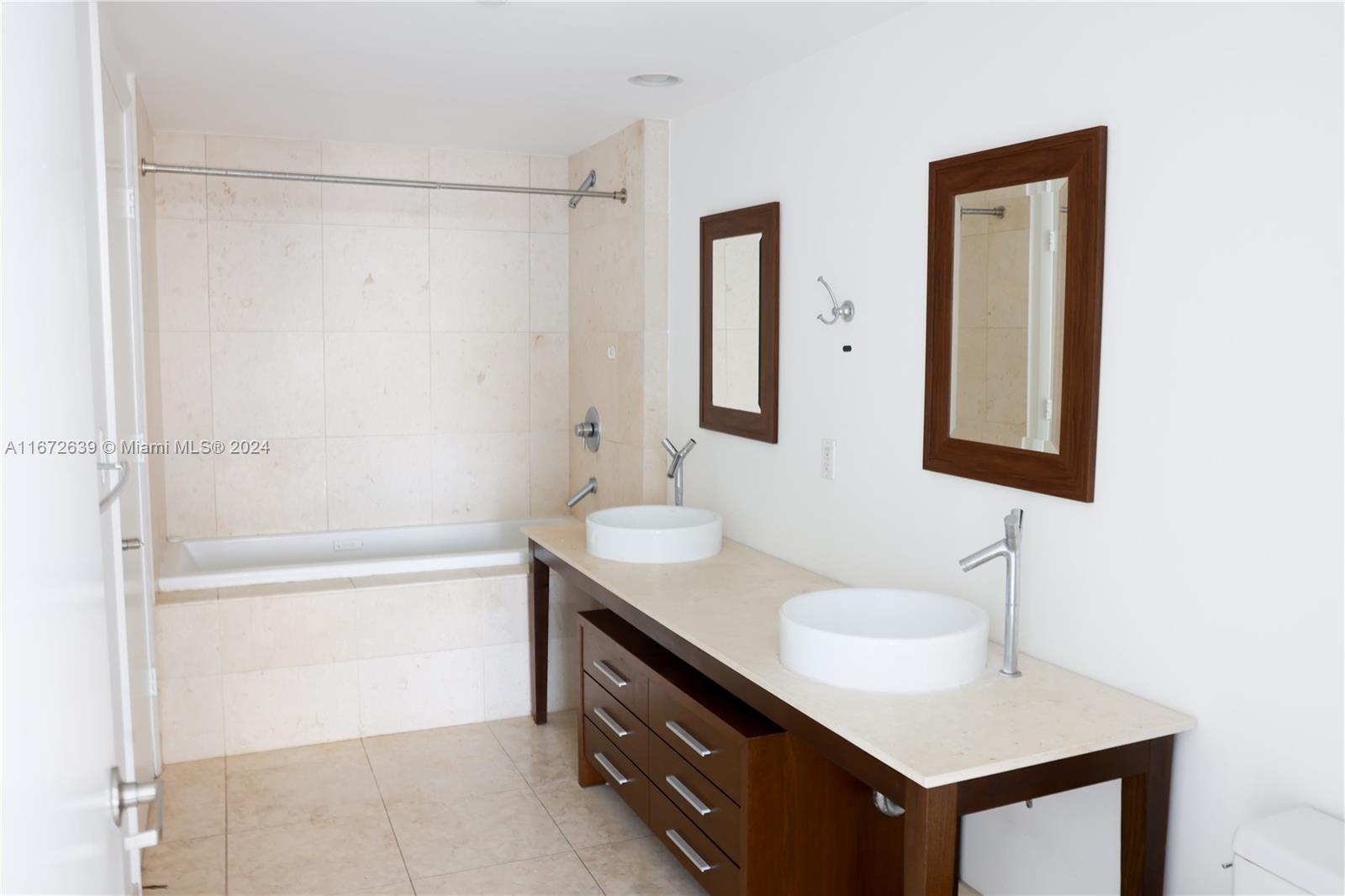 465 Brickell Ave # 4206