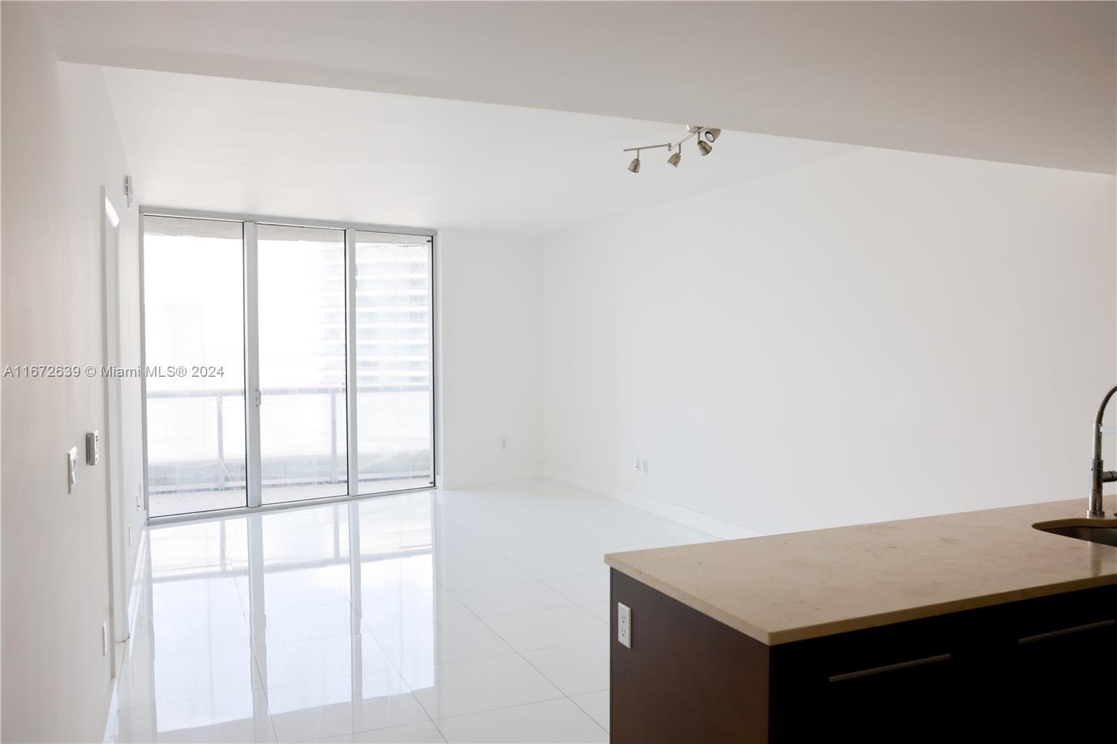 465 Brickell Ave # 4206