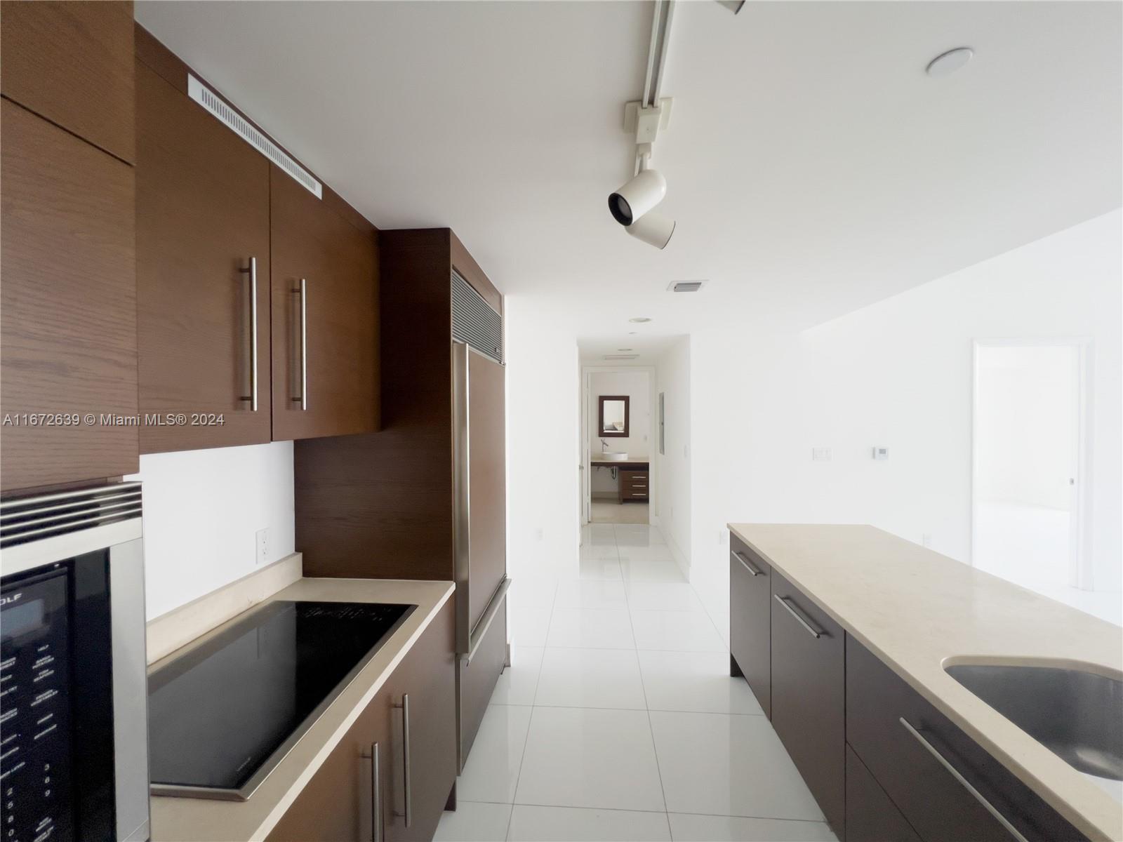465 Brickell Ave # 4206