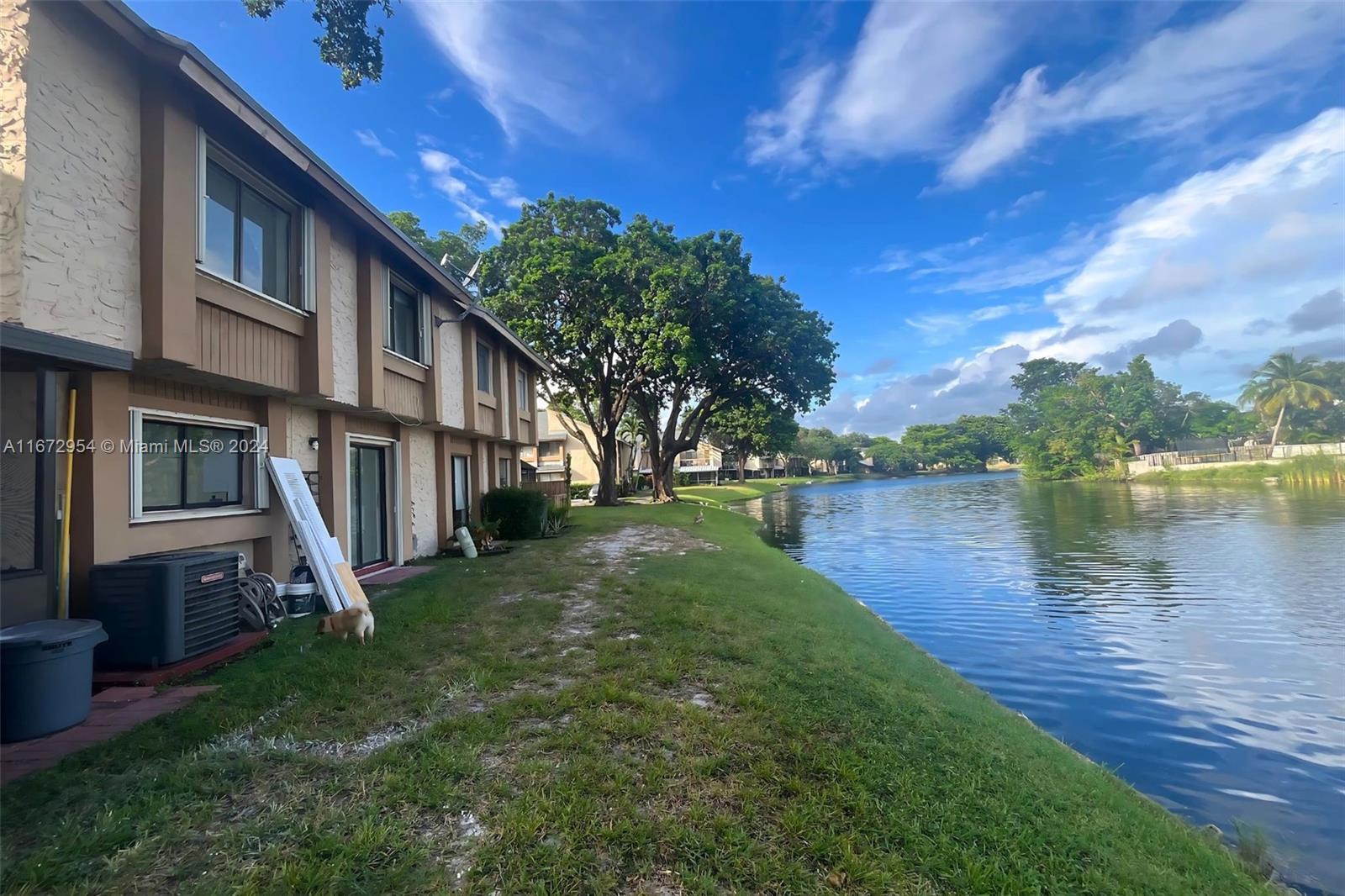 232 Wimbledon Lake Dr # 232