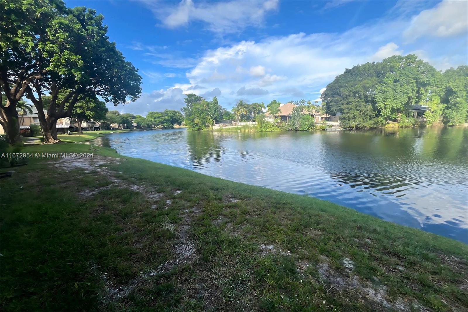 232 Wimbledon Lake Dr # 232