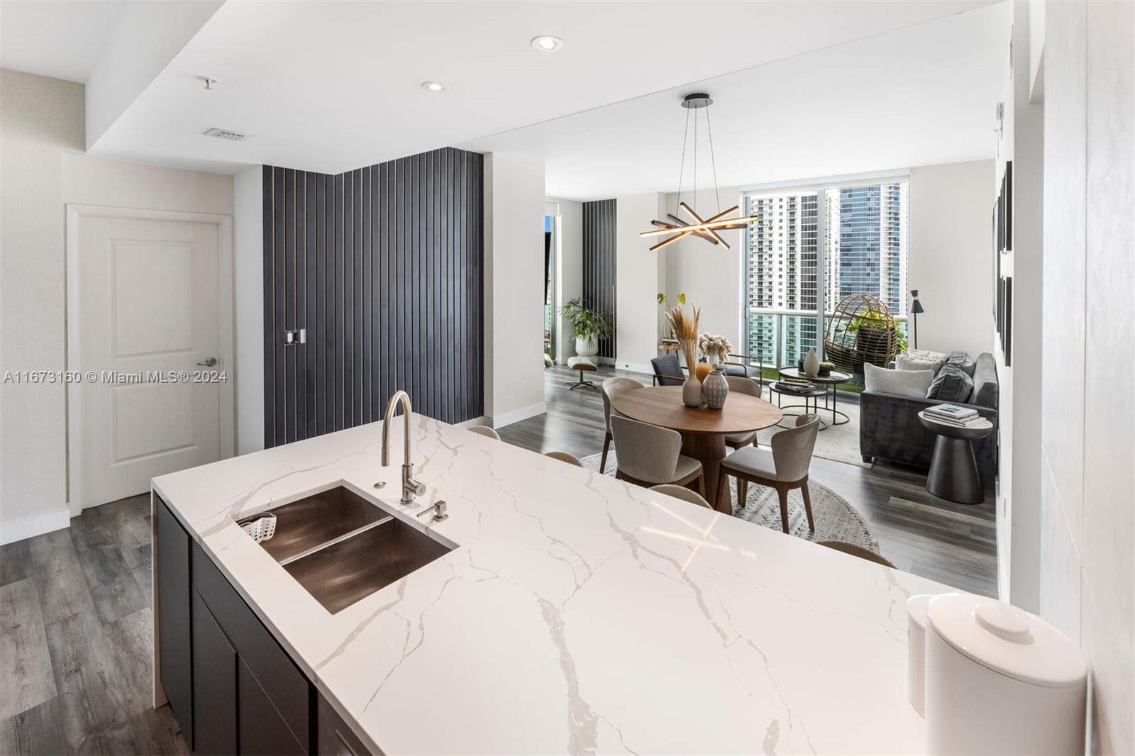 333 NE 24th St Unit: PH1910