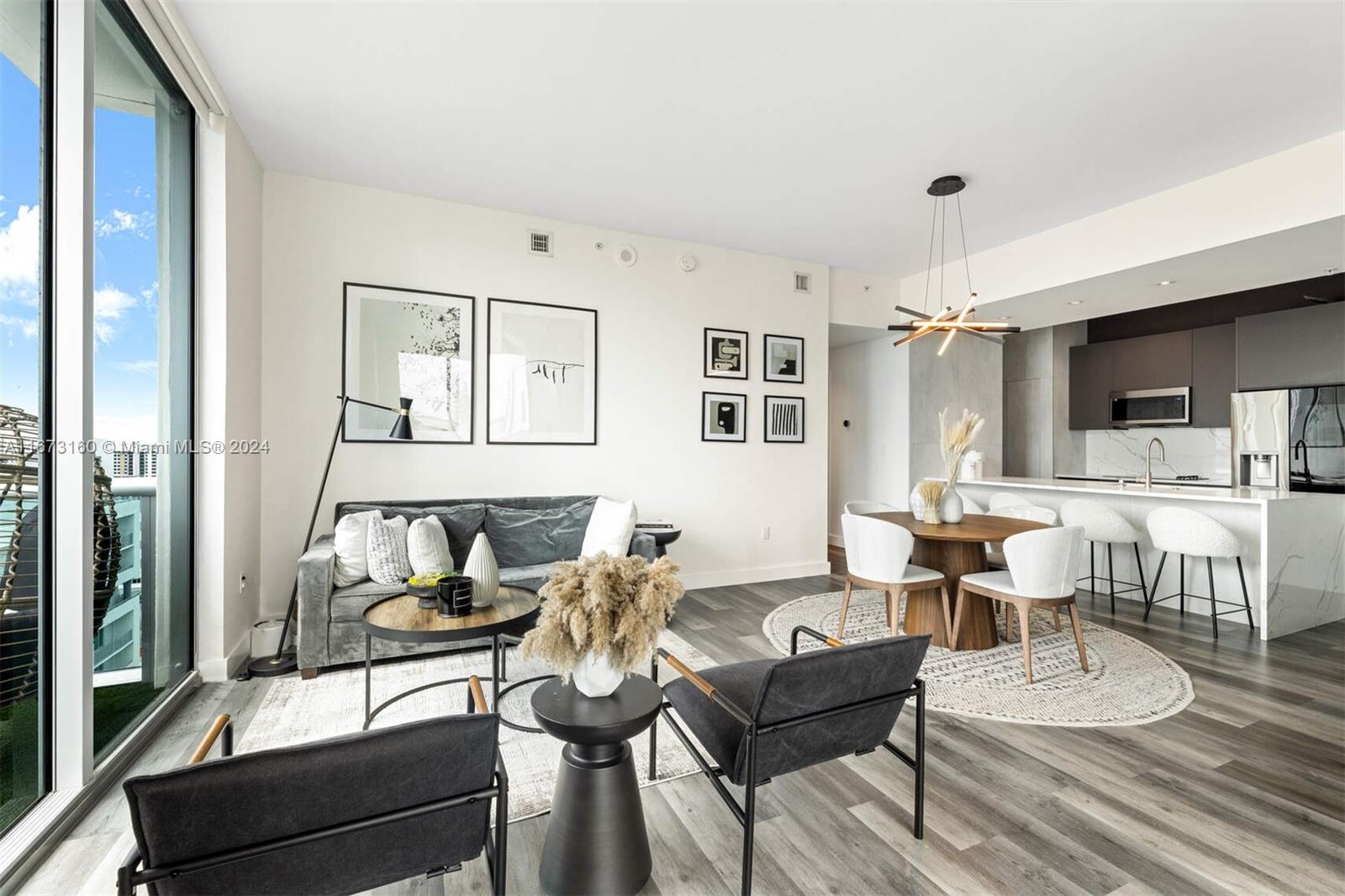 333 NE 24th St Unit: PH1910