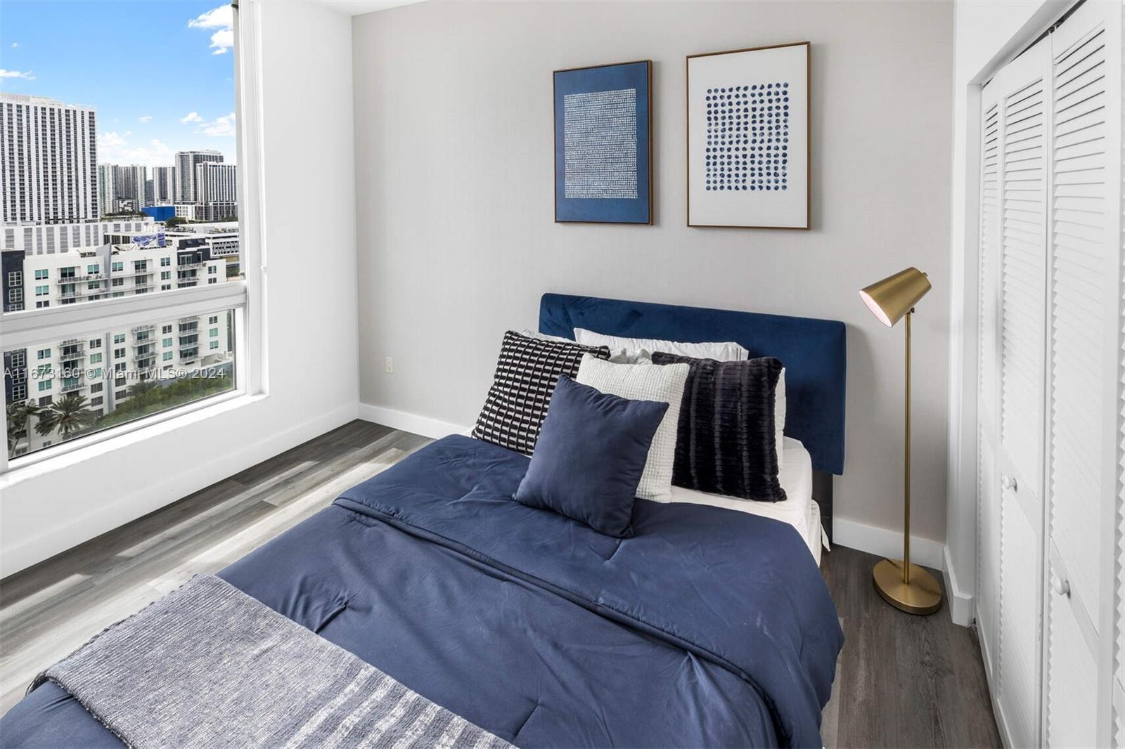 333 NE 24th St Unit: PH1910