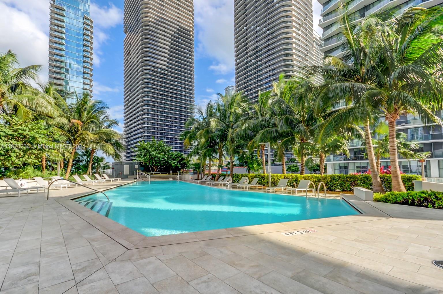 88 SW 7th St # 2503