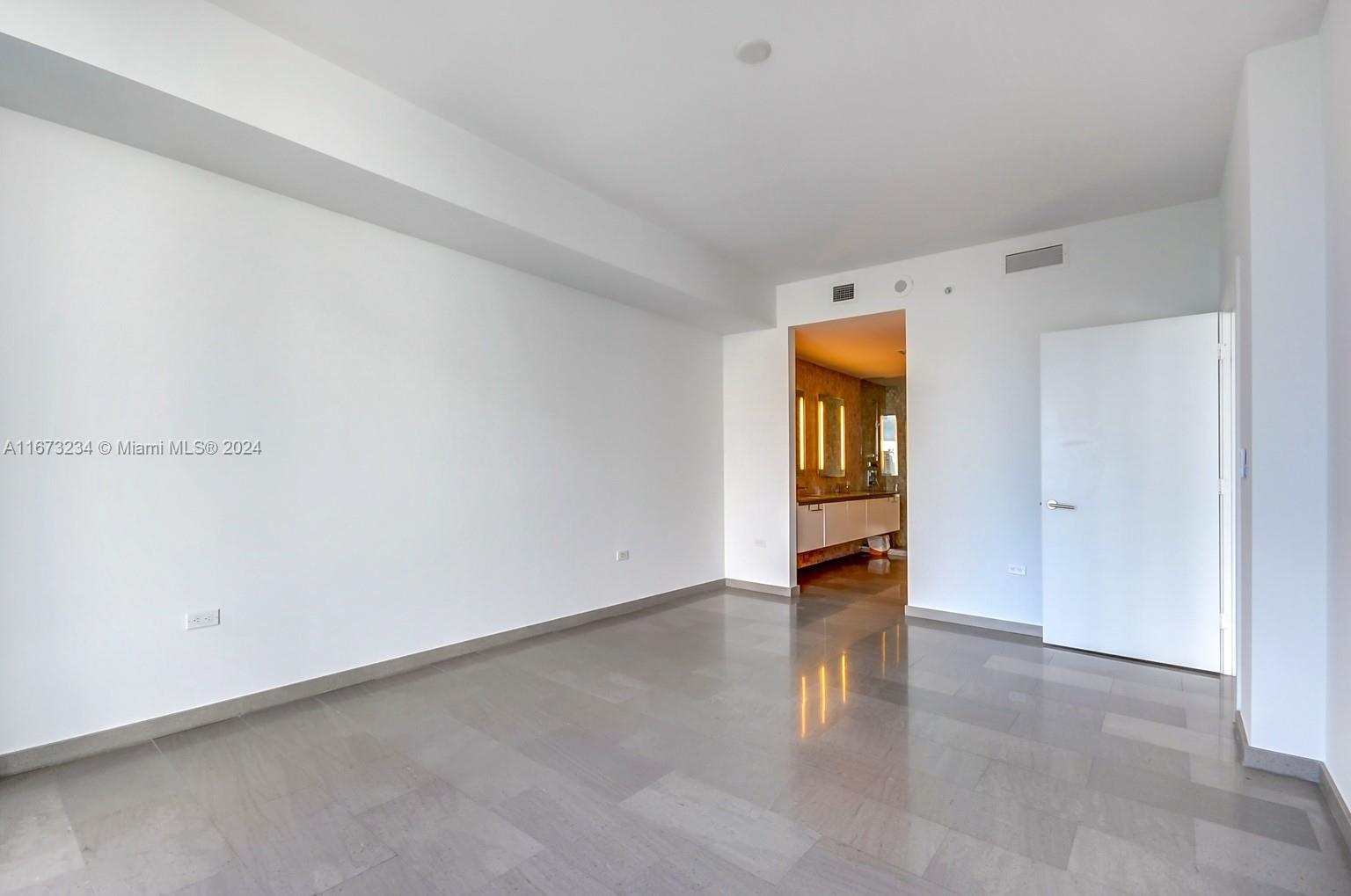 88 SW 7th St # 2503