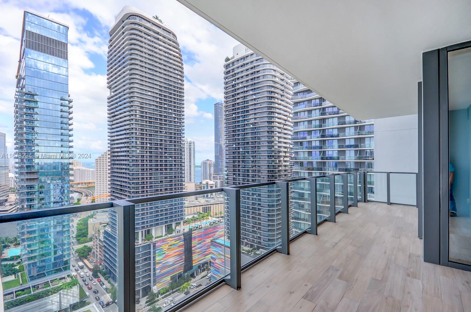 88 SW 7th St # 2503