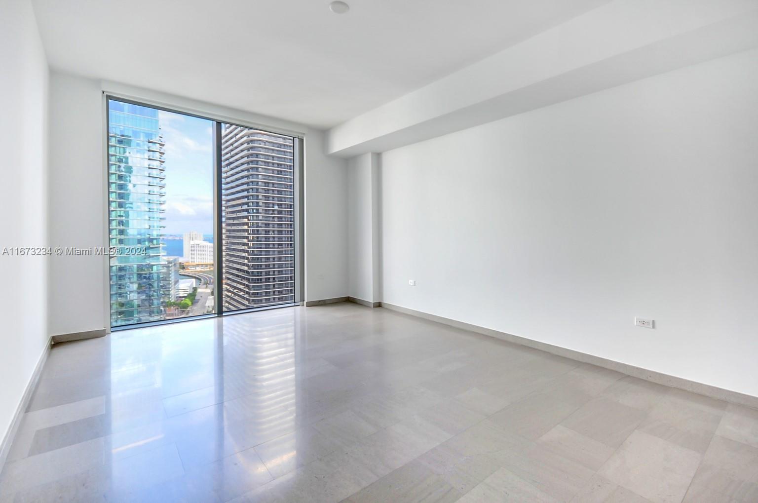 88 SW 7th St # 2503