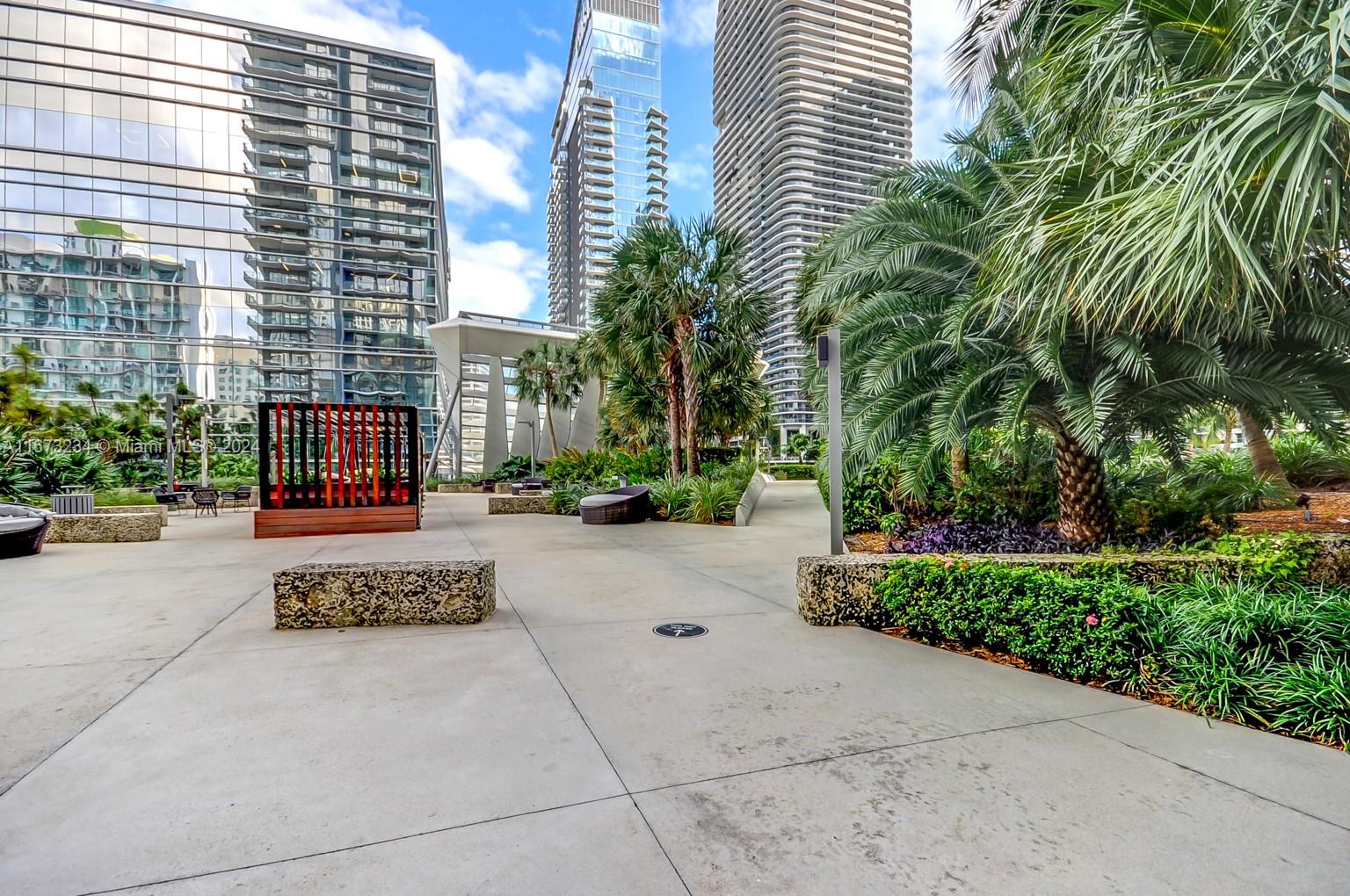 88 SW 7th St # 2503