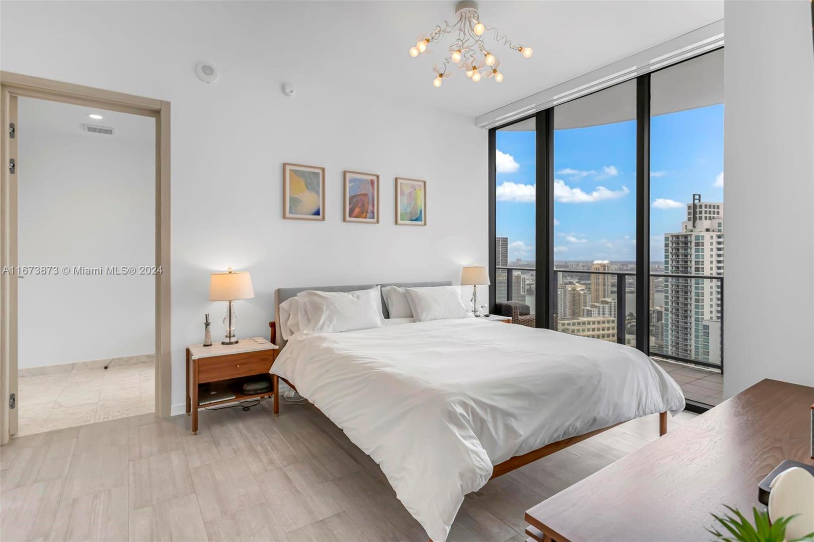 1000 Brickell Plz Unit: PH5105