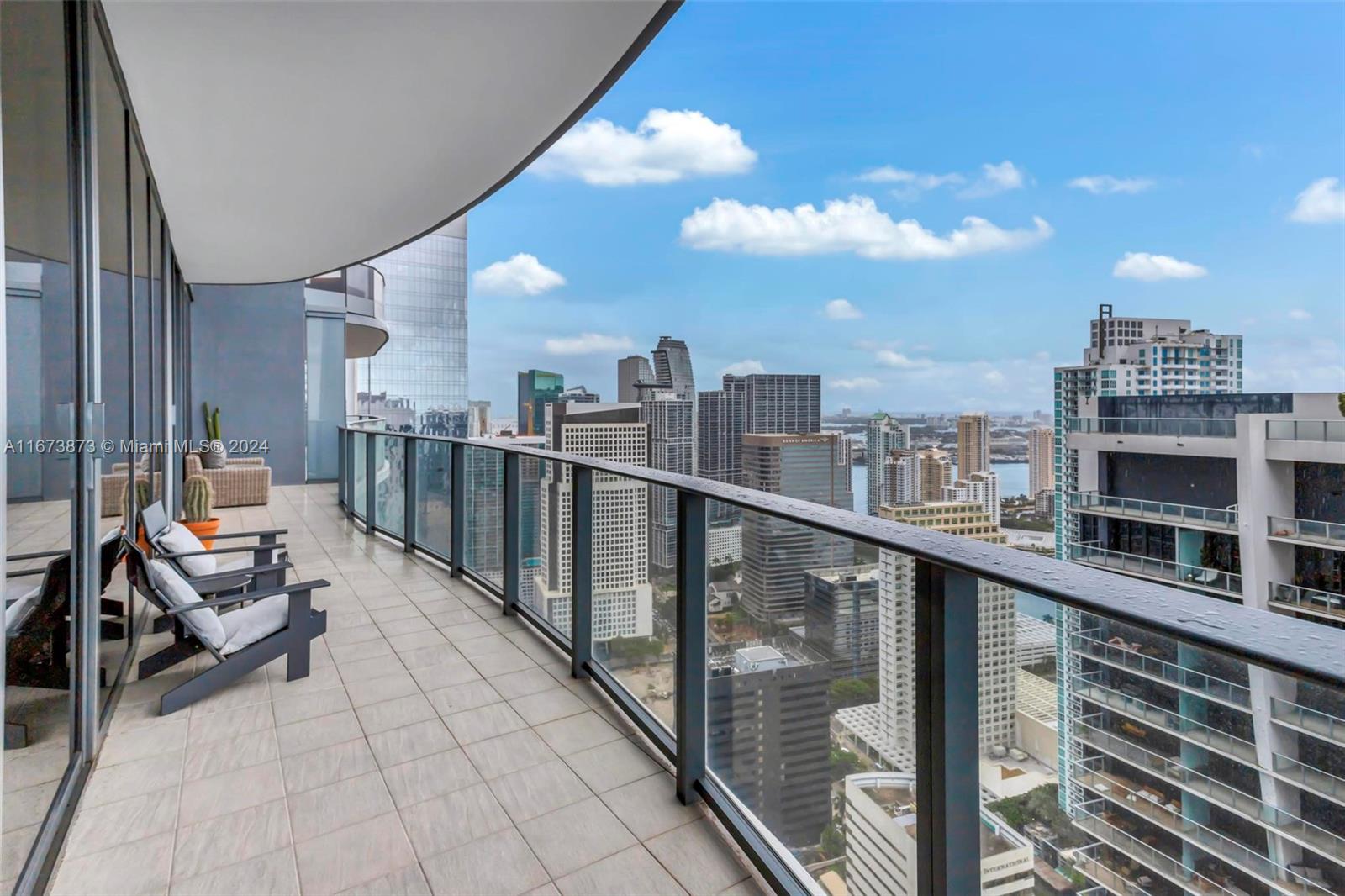 1000 Brickell Plz Unit: PH5105