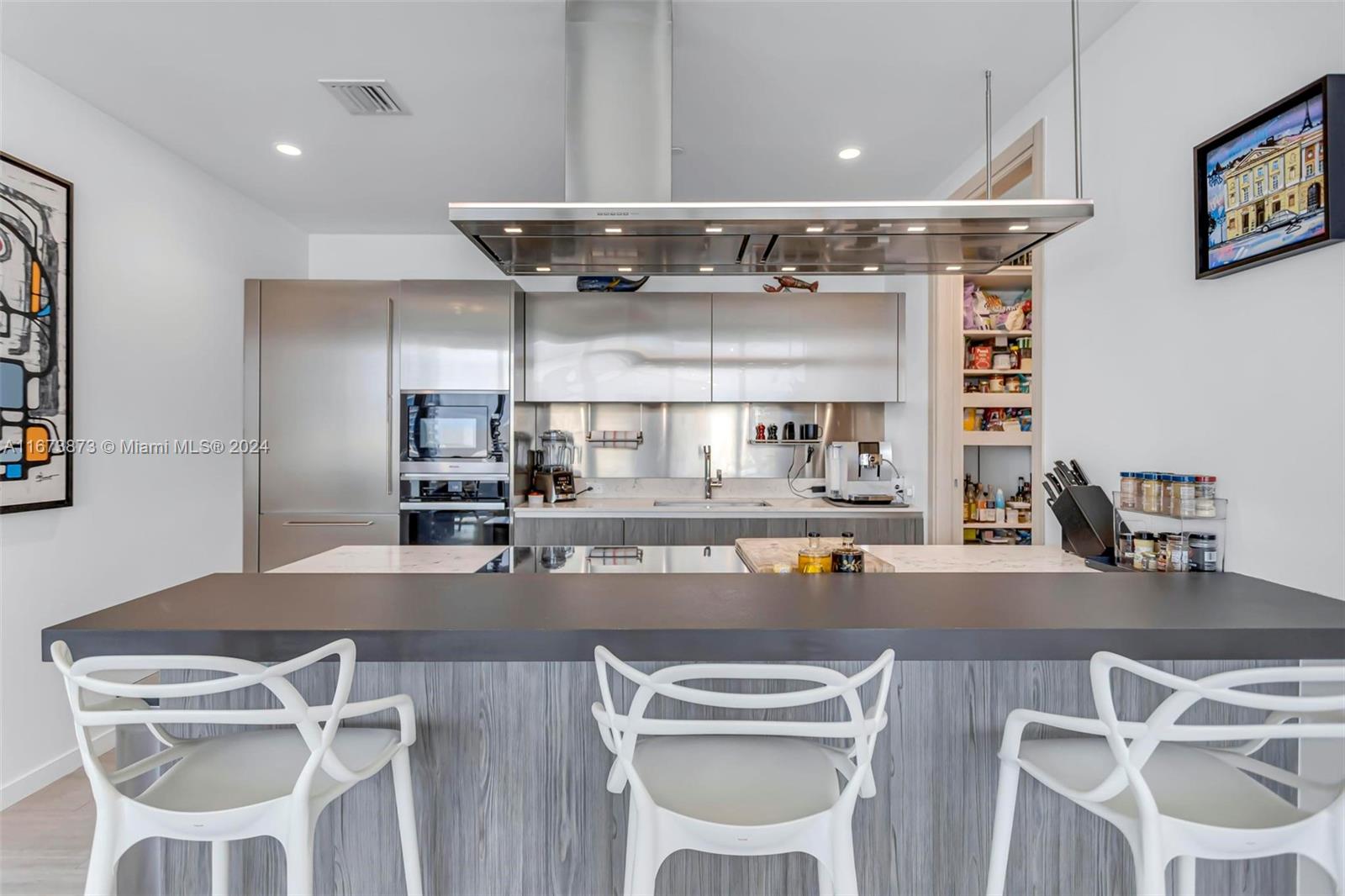 1000 Brickell Plz Unit: PH5105